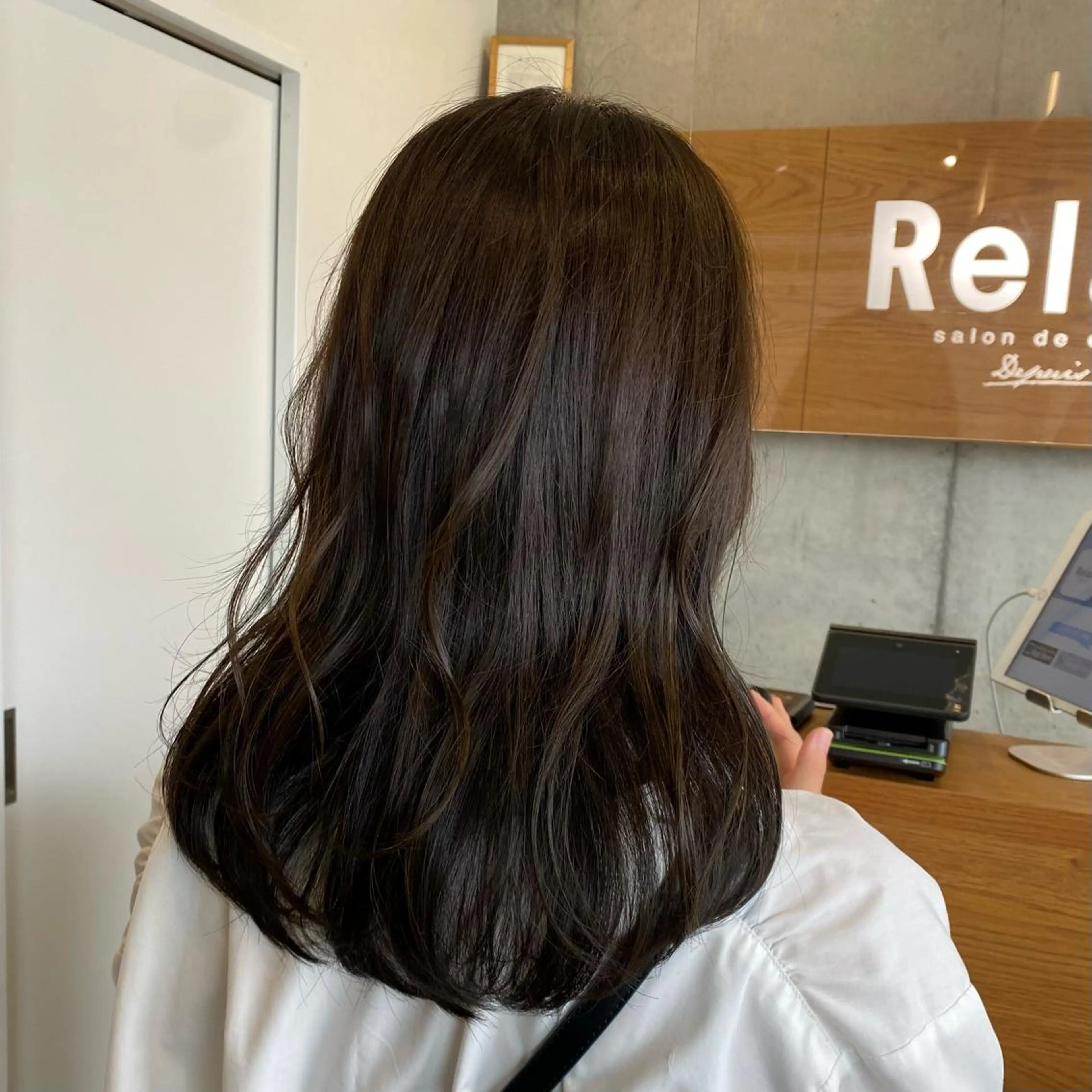 セミロング 後藤 千絵のヘアスタイル