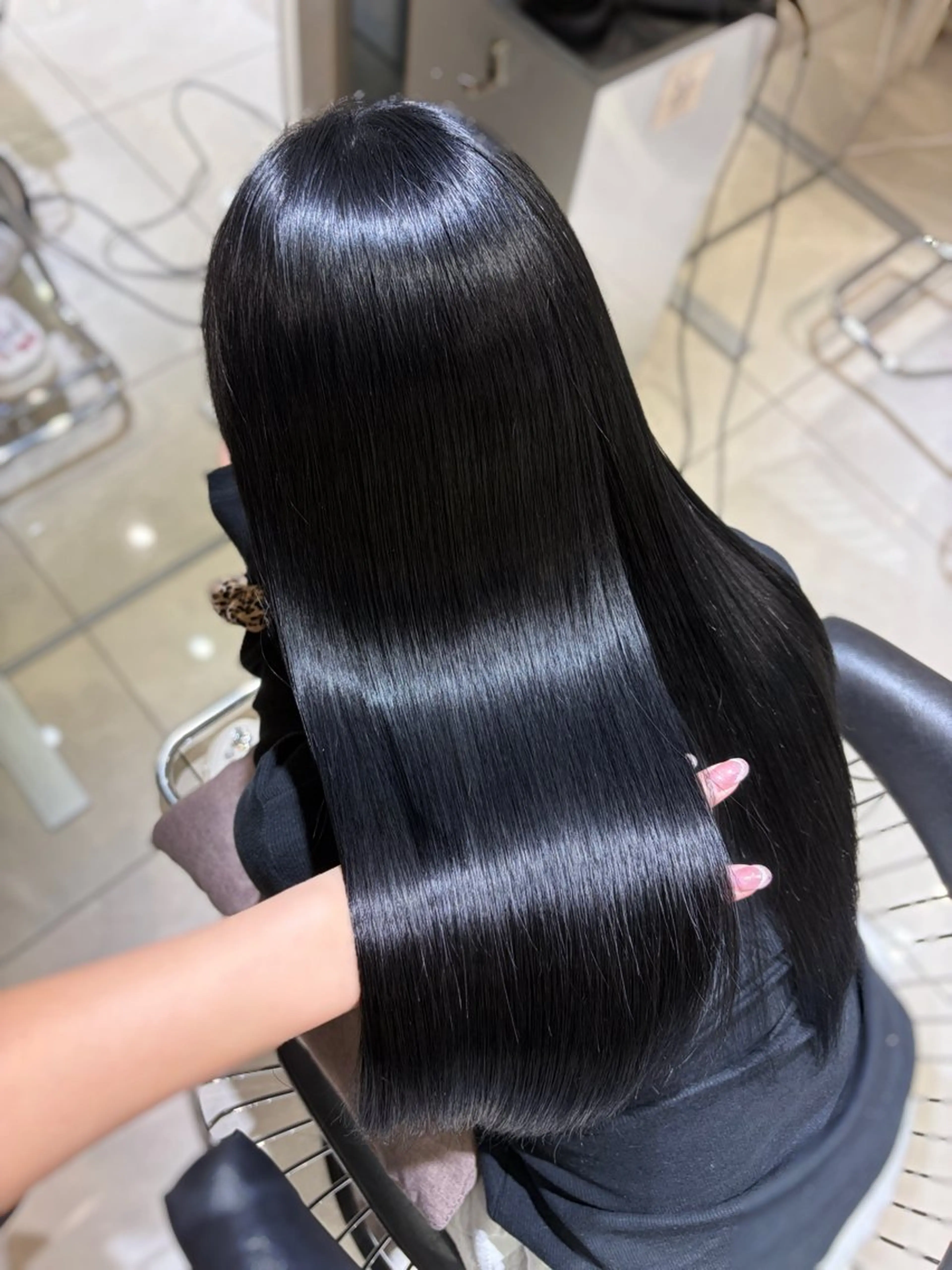 ロング カラー 黒髪 ネイビーカラー カット ヘアカラー トリートメント 韓国レイヤー×モテ髪 /MITSUKI🤍のヘアスタイル