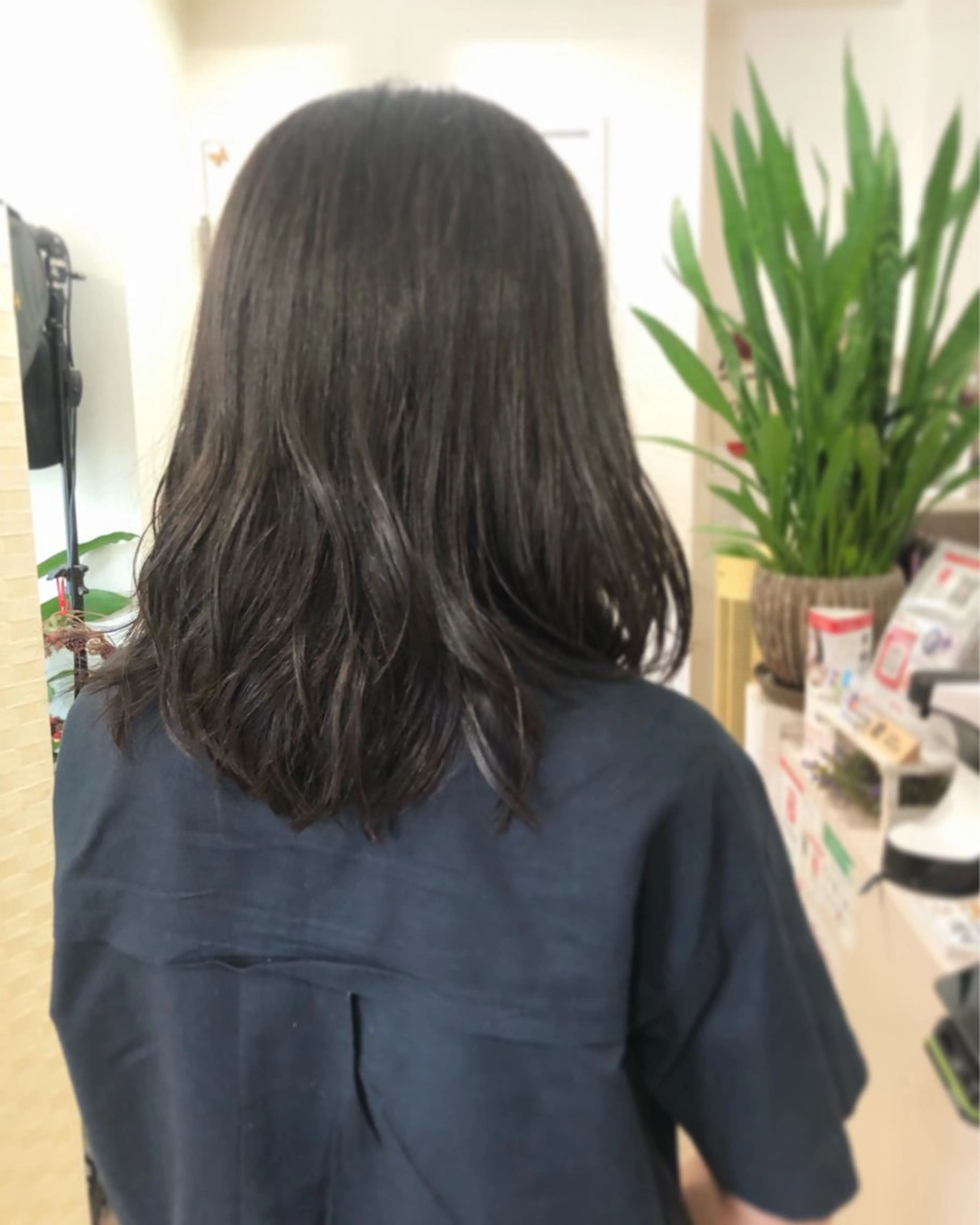 ミディアム レイヤーカット Eleanor 自由が丘ANNEX所属・個室サロン🌼万希 ヘアケア/ヘッドスパのヘアスタイル