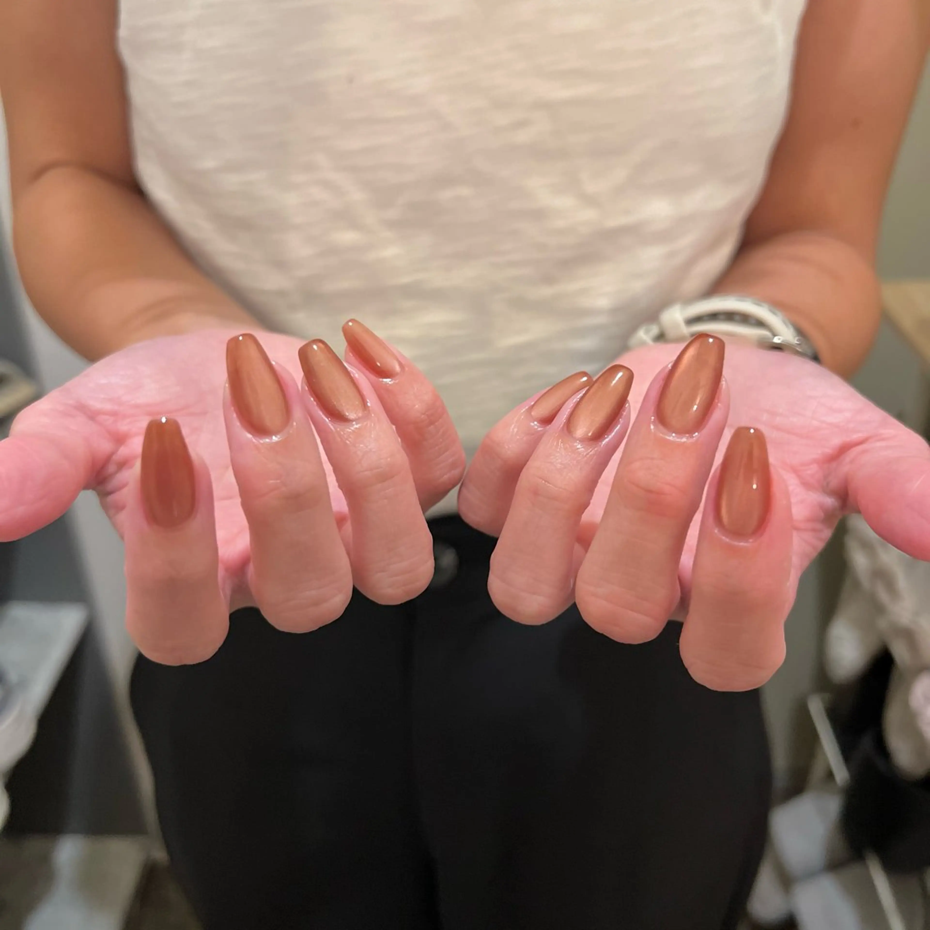 ネイル ブラウン フラッシュネイル マグネットネイル オレンジ 赤色 urun eriのネイルデザイン