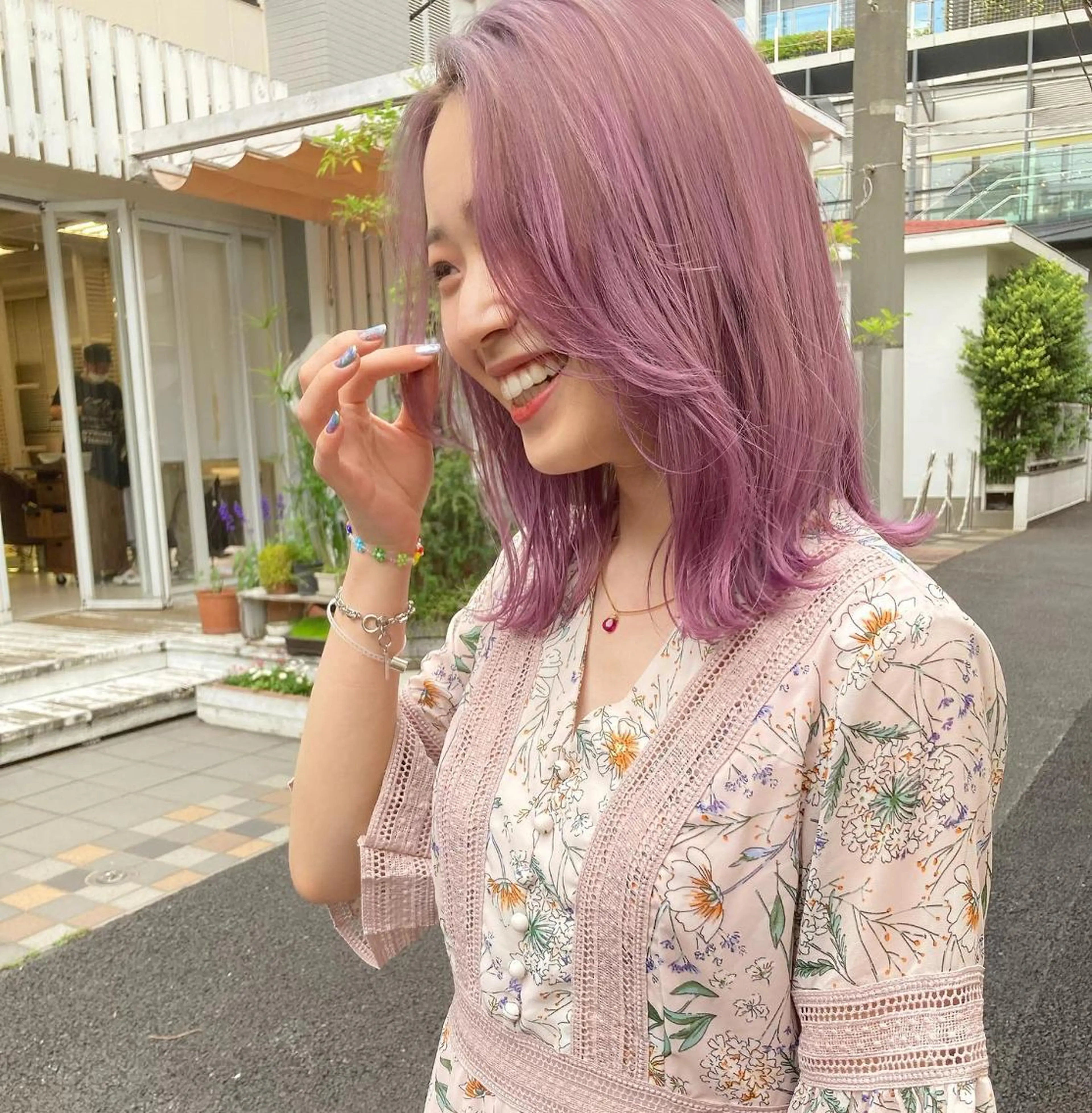 ミディアム カラー ヘアアレンジ ベージュカラー グレージュ ハイライトカラー ミルクティーベージュ ピンクカラー 韓国/髪質改善💘 櫻井かれんのヘアスタイル