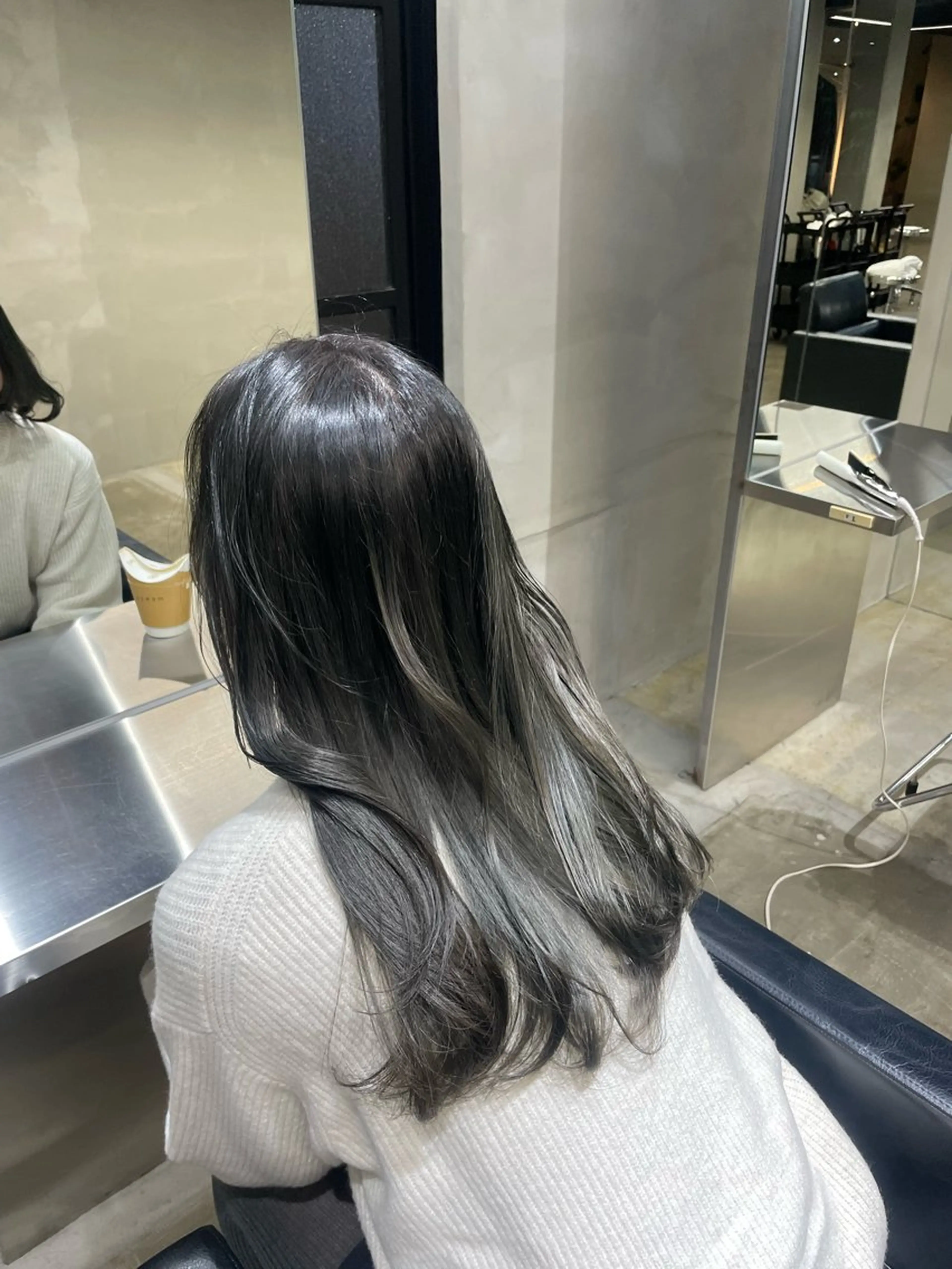 ロング ヘアカラー 透明感・美髪 monsoワニベユナのヘアスタイル