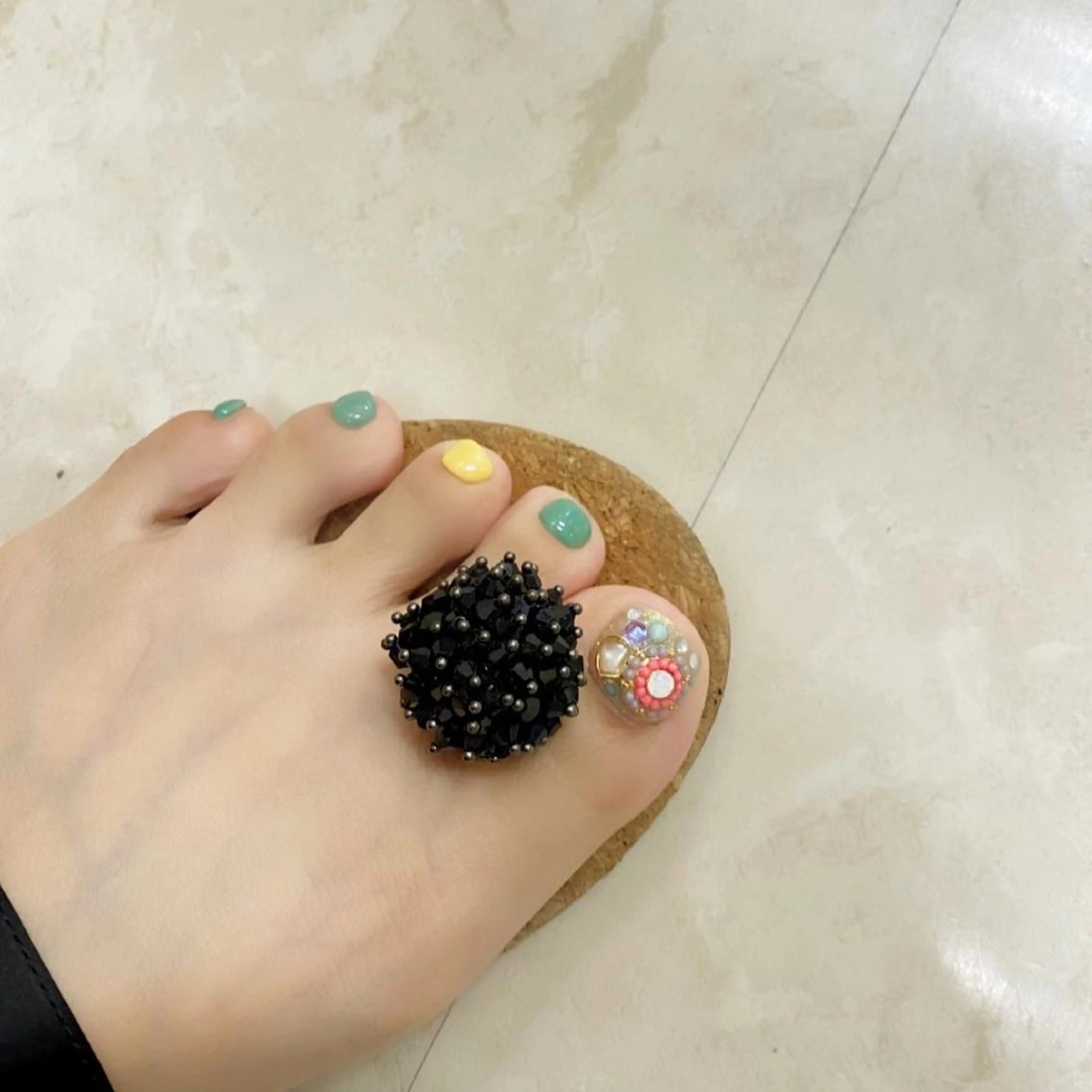 ネイル フットネイル ジェルネイル パラジェル フットネイル 三原 裕紀のマツエク・マツパデザイン