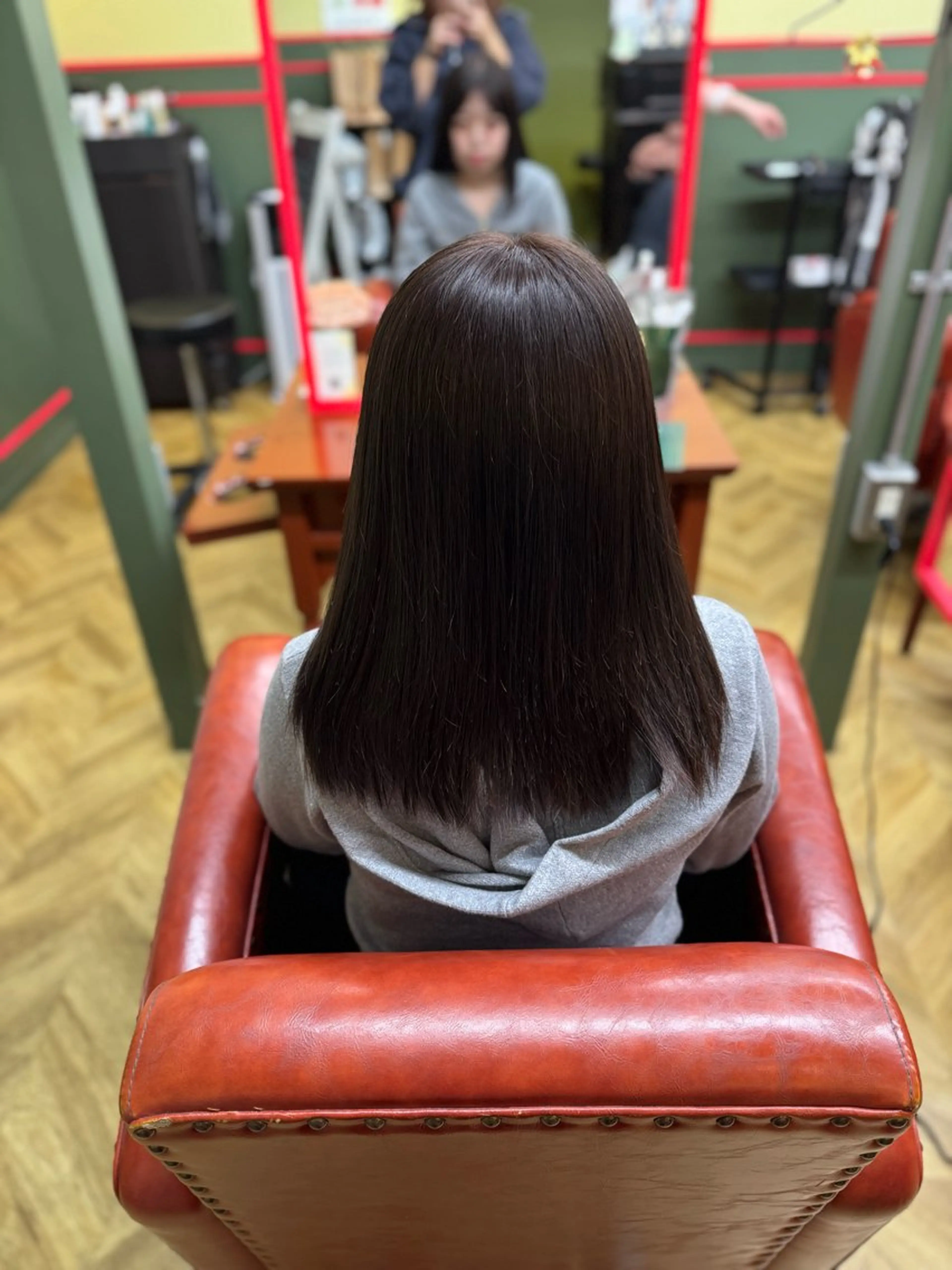 セミロング ヘアカラー cureK所属・米倉 麻衣のヘアスタイル