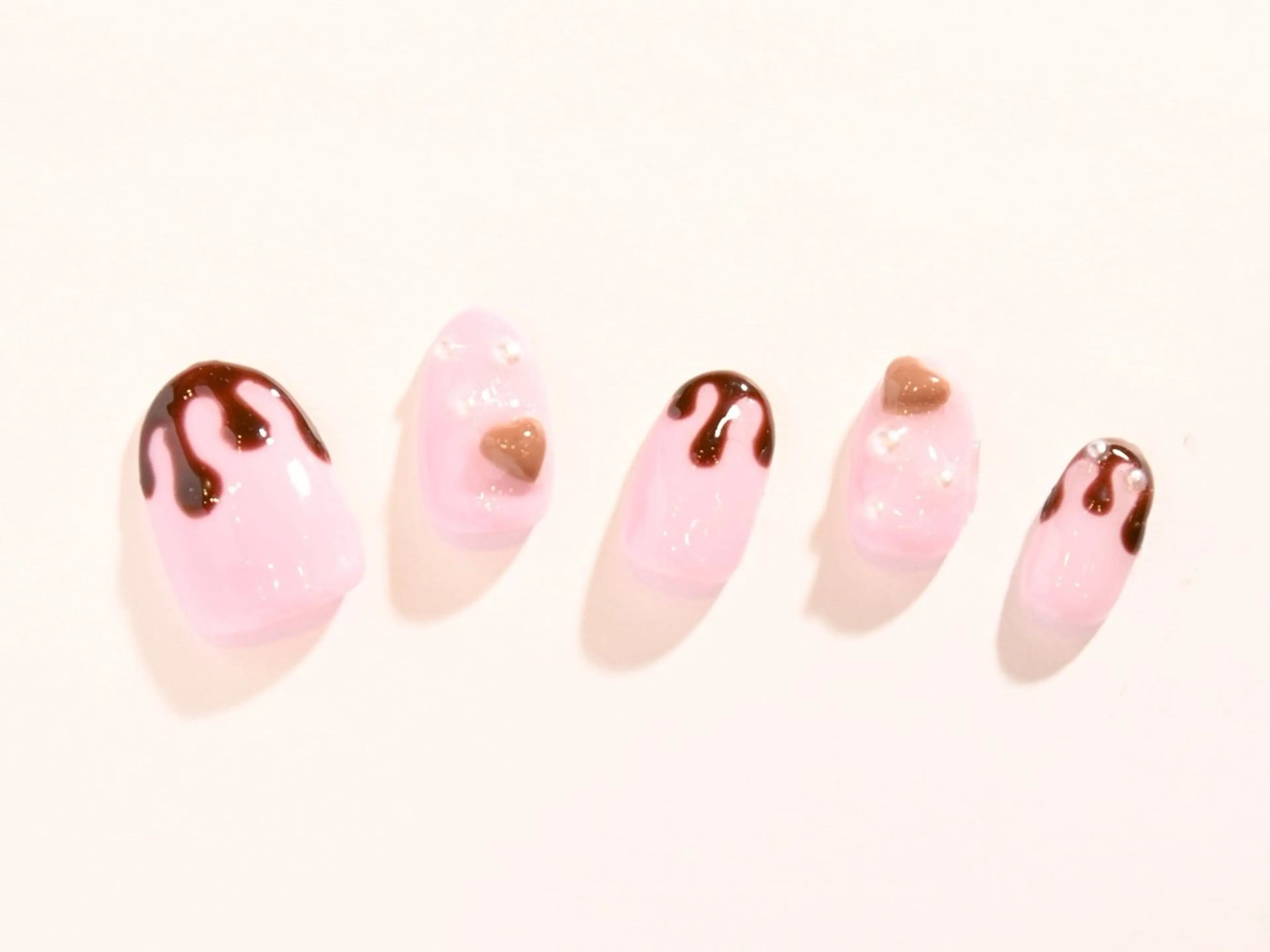 ネイル Tiary Nail Fのネイルデザイン