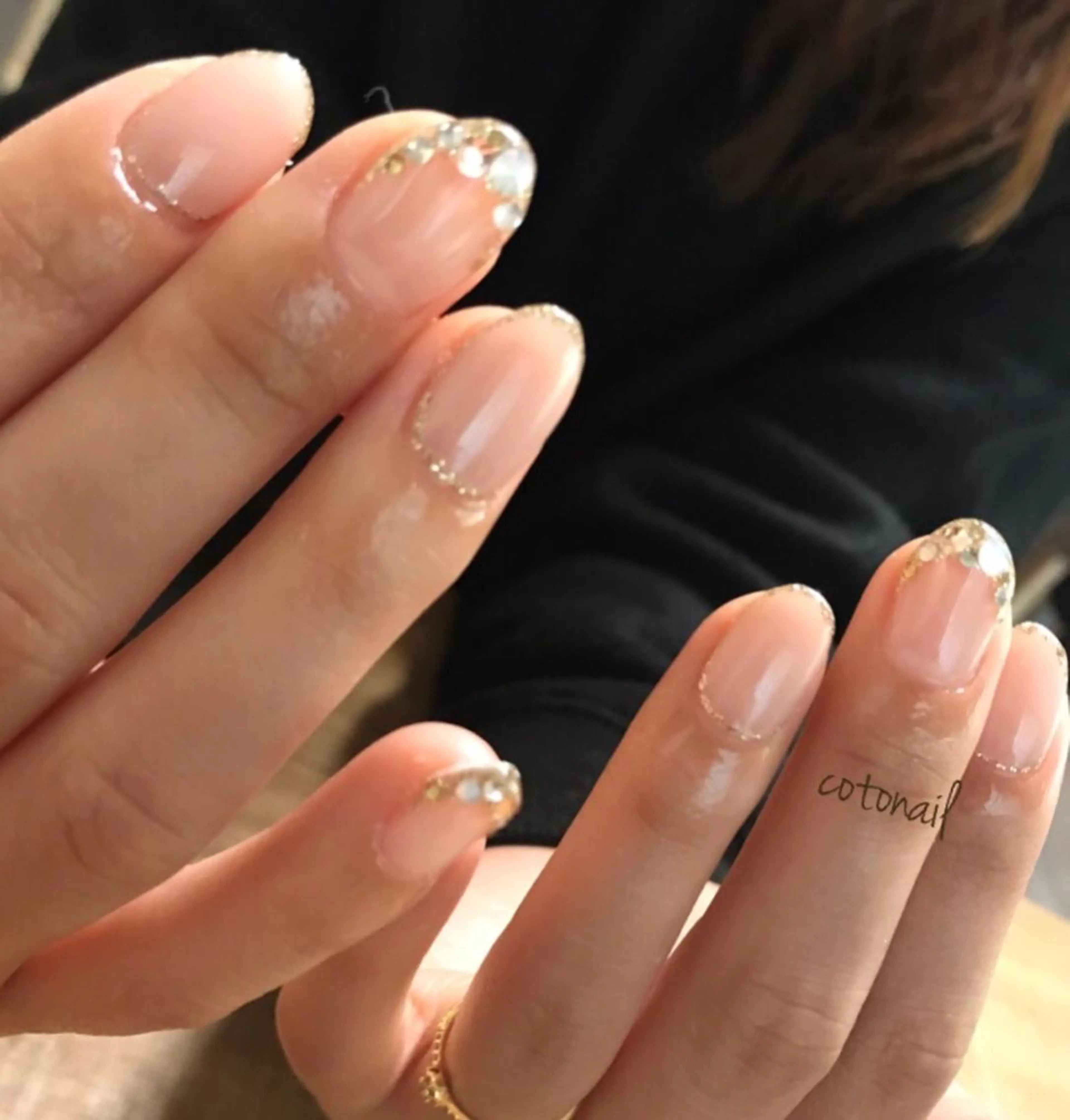 ミディアム ネイル ハンドネイル ツメトマツゲ .のネイルデザイン