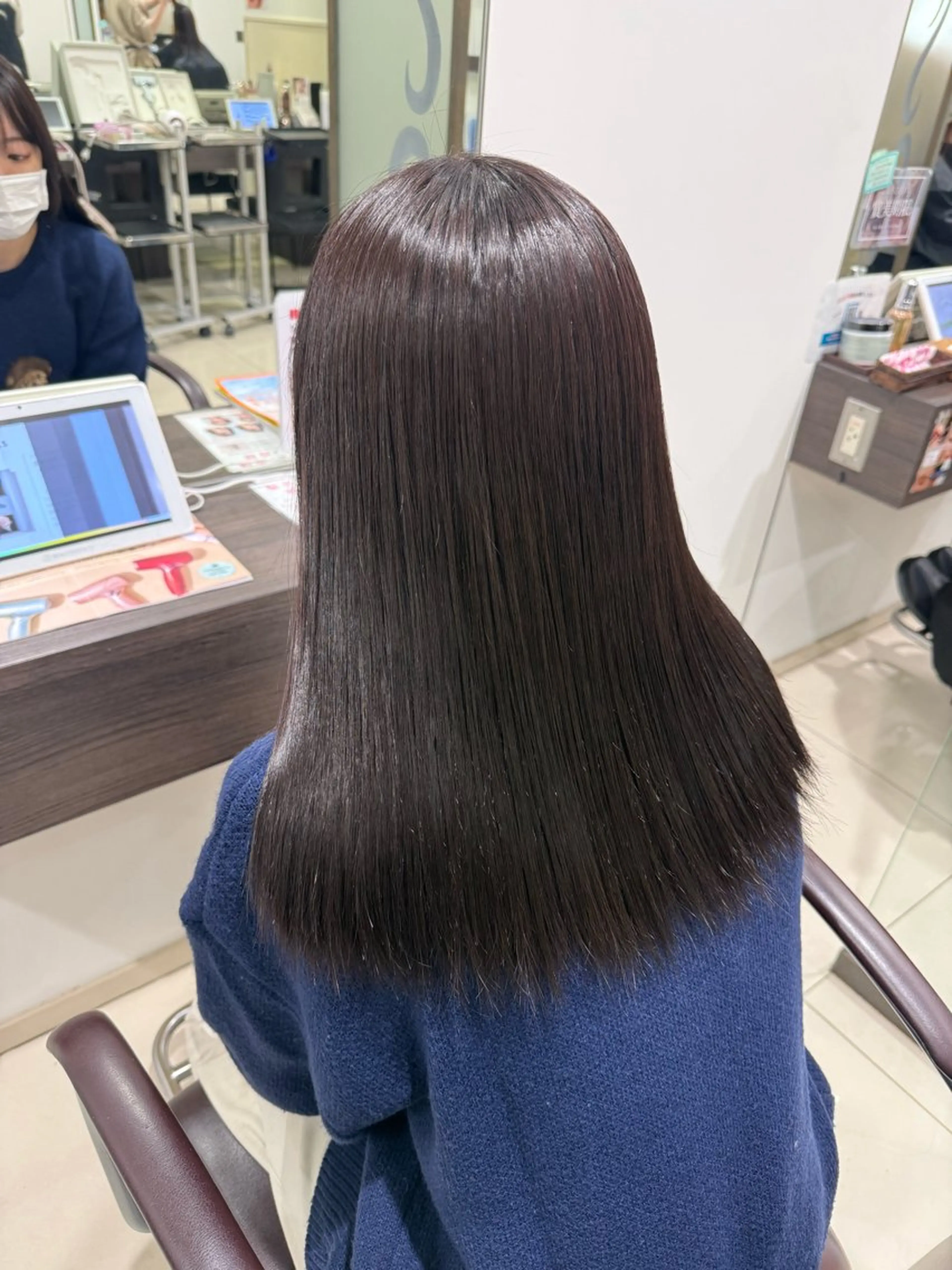 セミロング カラー パープルカラー 髪質改善 ヘアカラー ブリーチ/艶カラー /縮毛矯正/みなのヘアスタイル