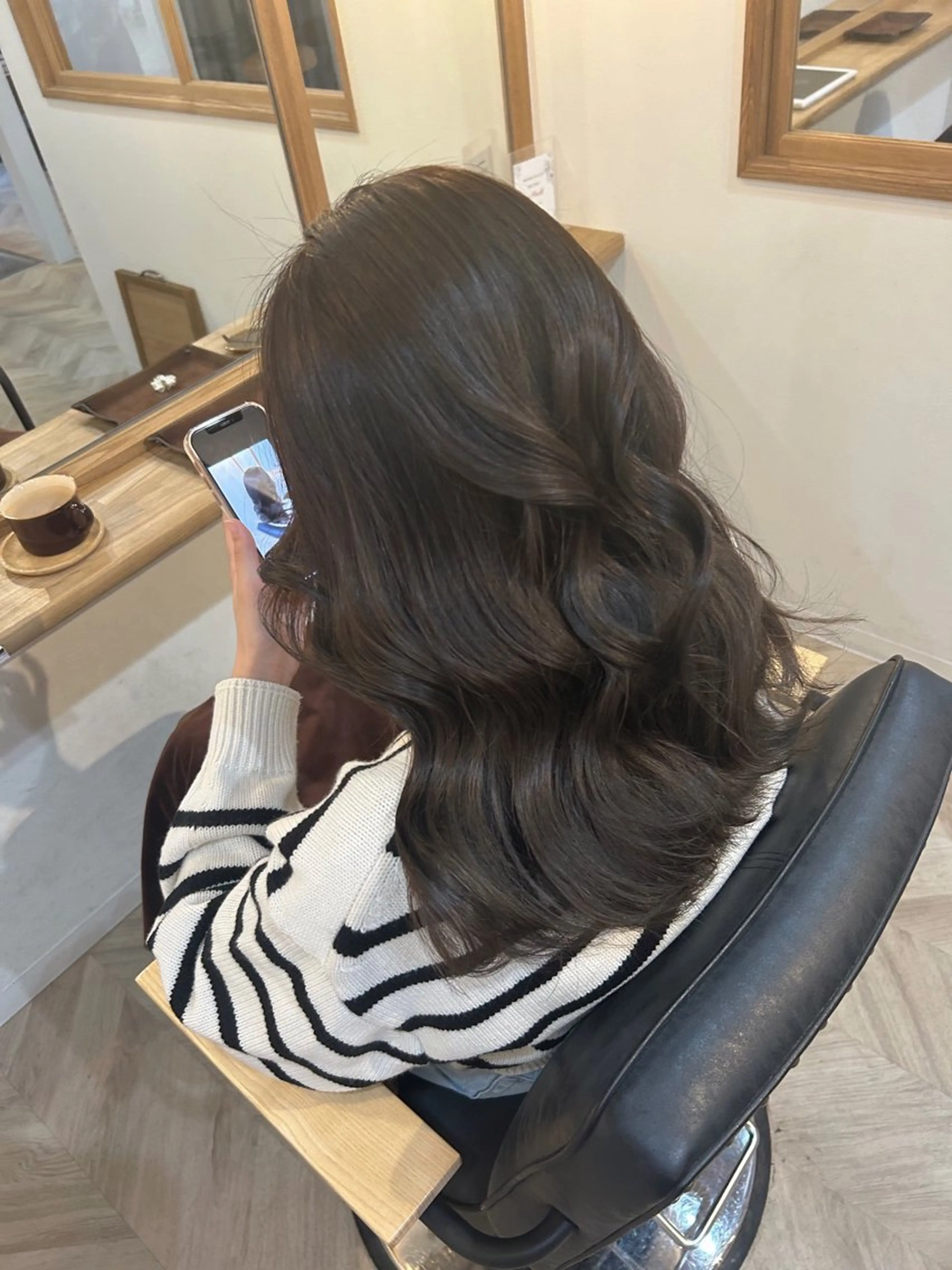 セミロング PACE所属・ayumi ／透明感カラーのヘアスタイル