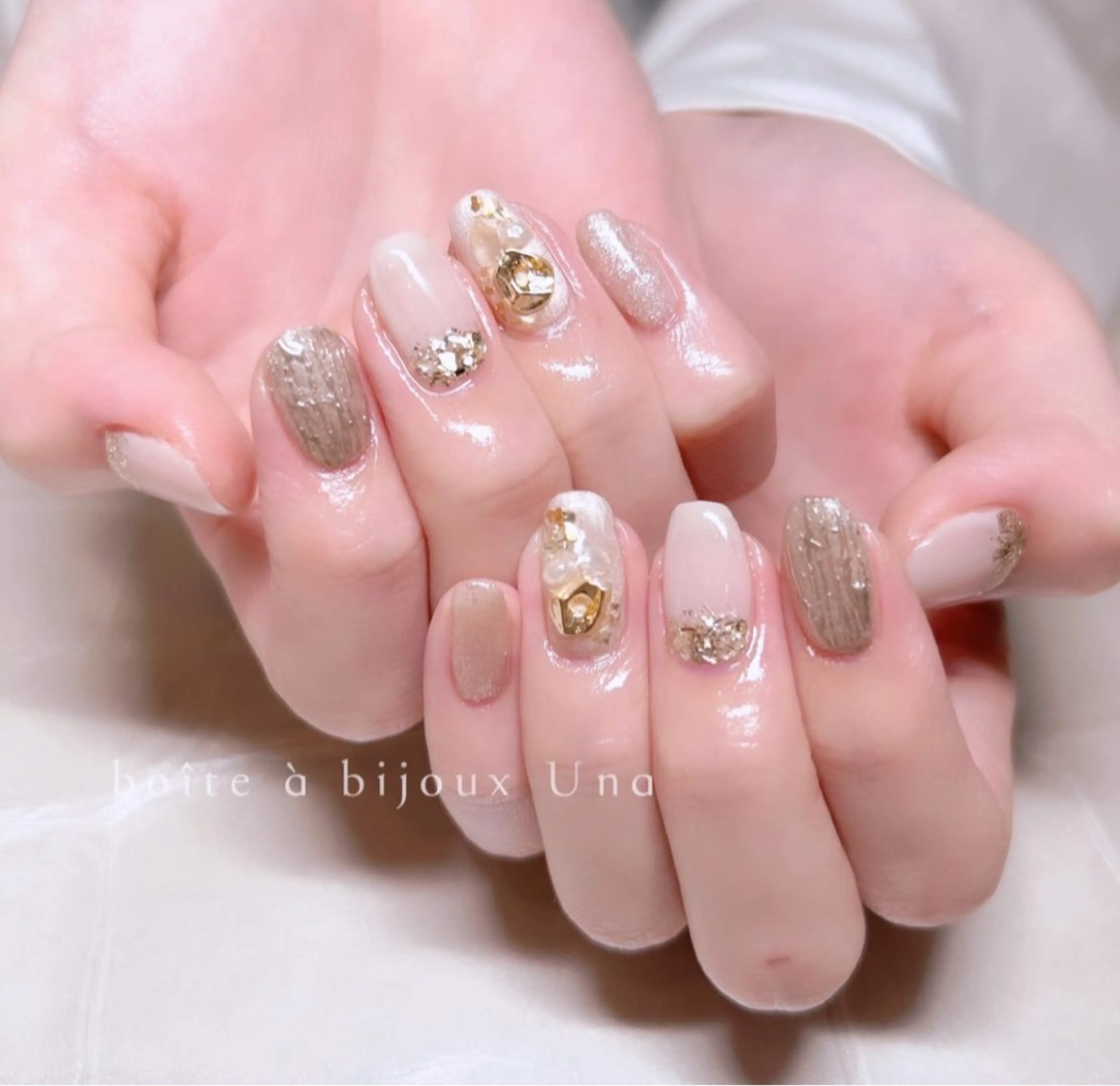 ネイル ゴールド ラメ(グリッター) ミラーネイル シルバー ハンドネイル boite a bijoux Unaのネイルデザイン