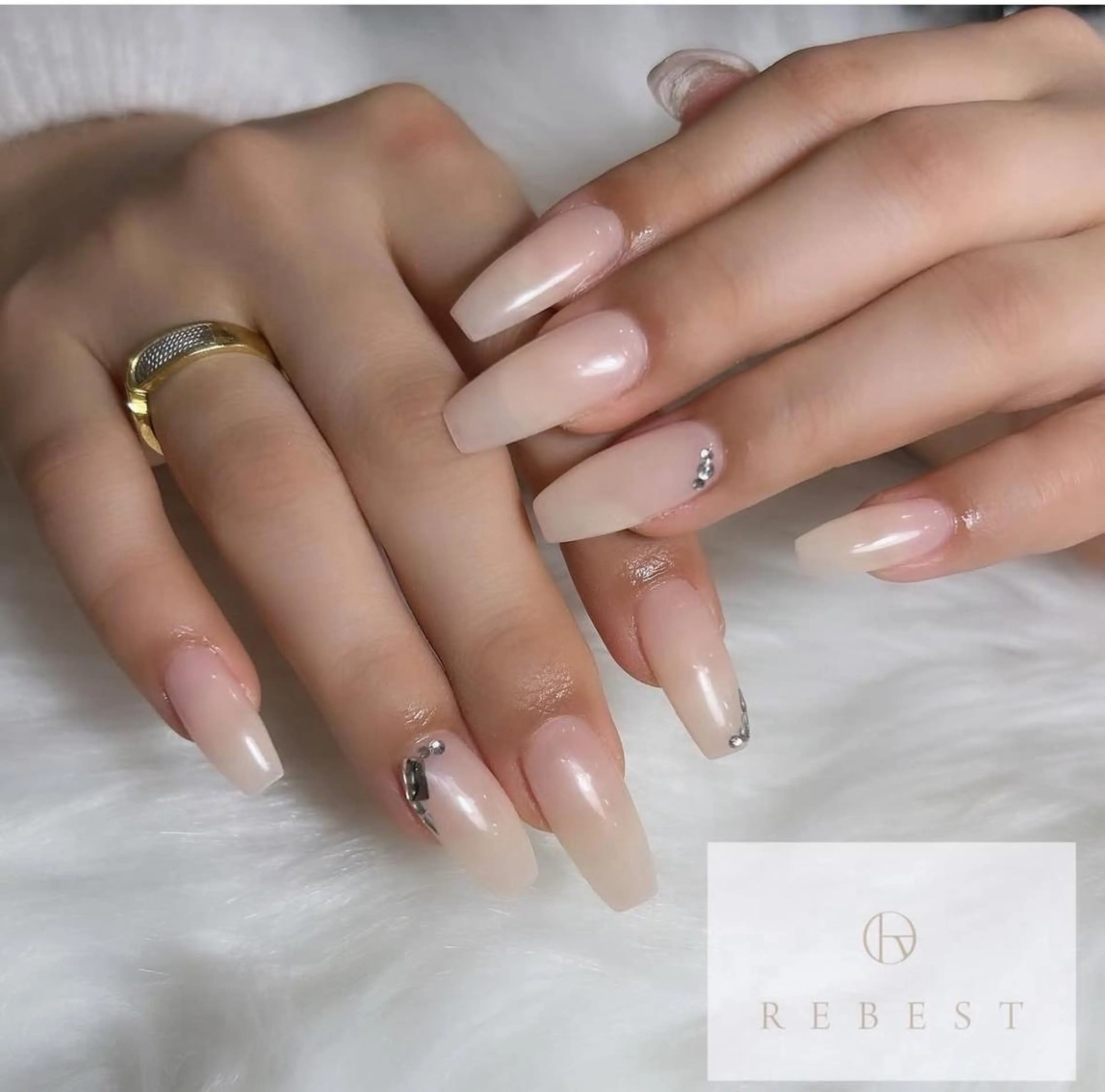 ネイル Sayaka❤️ REBEST京橋のネイルデザイン