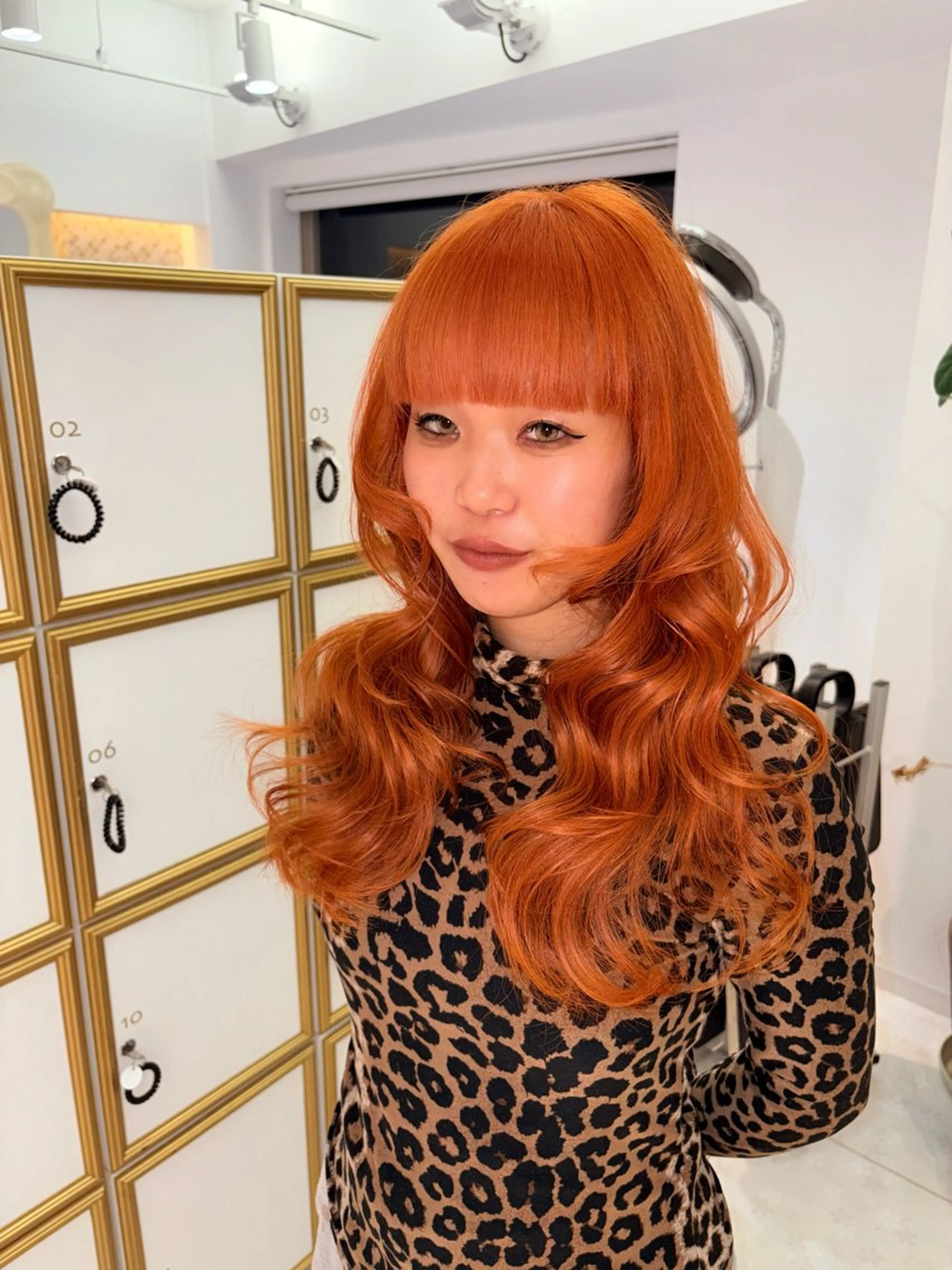 ロング カラー ブリーチ オレンジ ヘアカラー レイヤーカット/瀬川 琴音のヘアスタイル