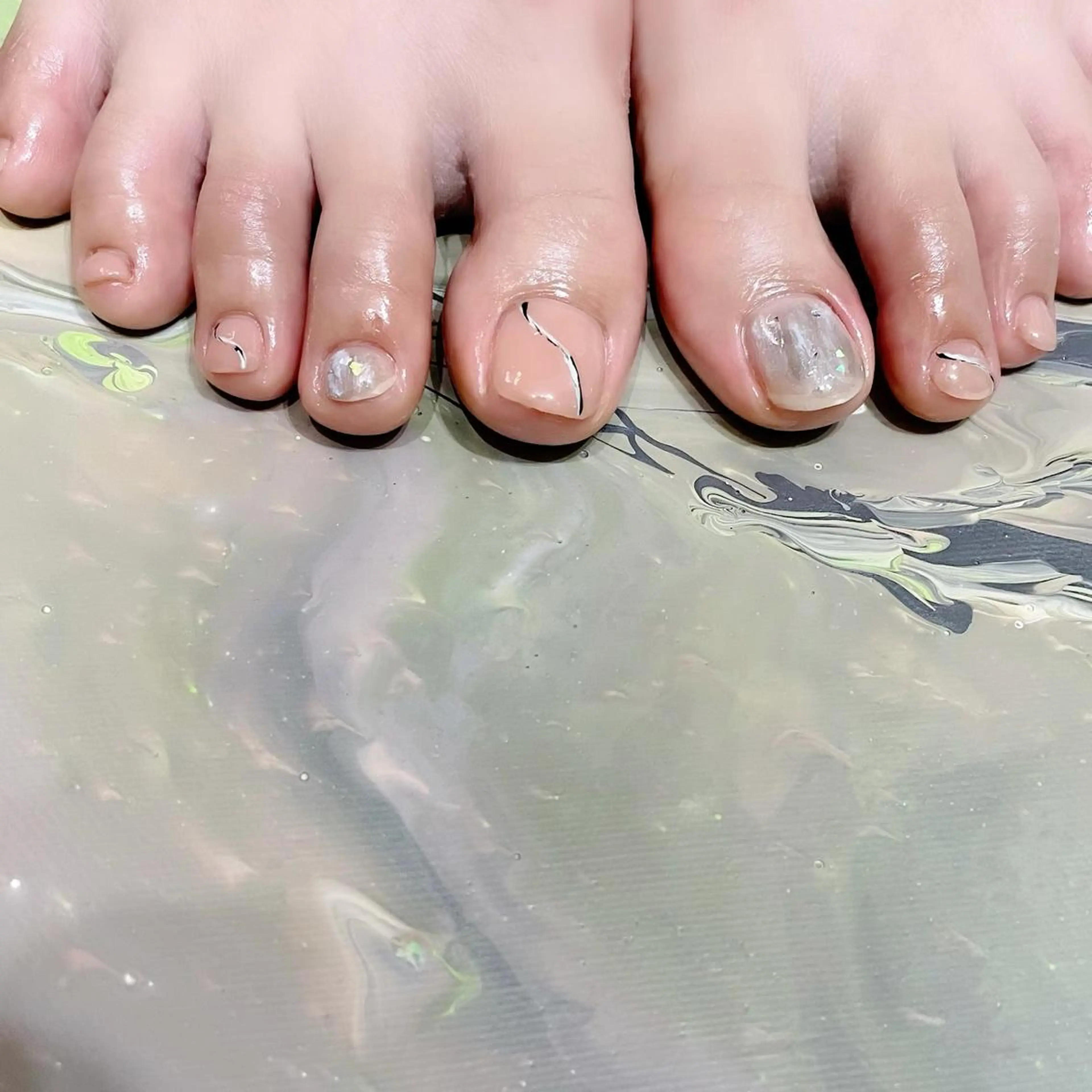 ネイル オーロラネイル 氷ネイル・うるうるネイル 韓国ネイル ラメ(グリッター) マグネットネイル VOLLMOND nailのネイルデザイン