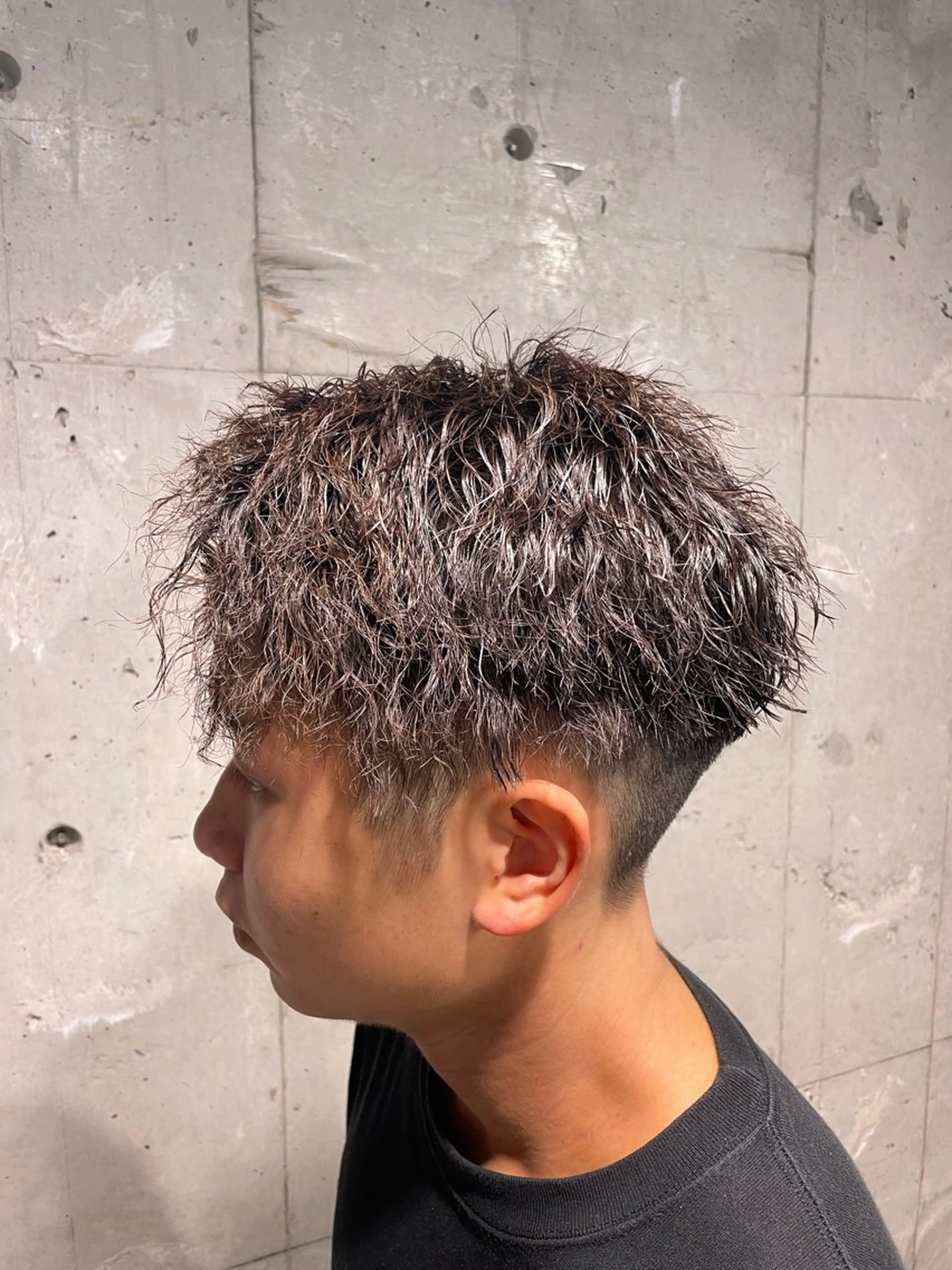 パーマ メンズ ヘアカラー トリートメント ヘアセット 艶髪/透明感🪽 DISCO🪽のヘアスタイル