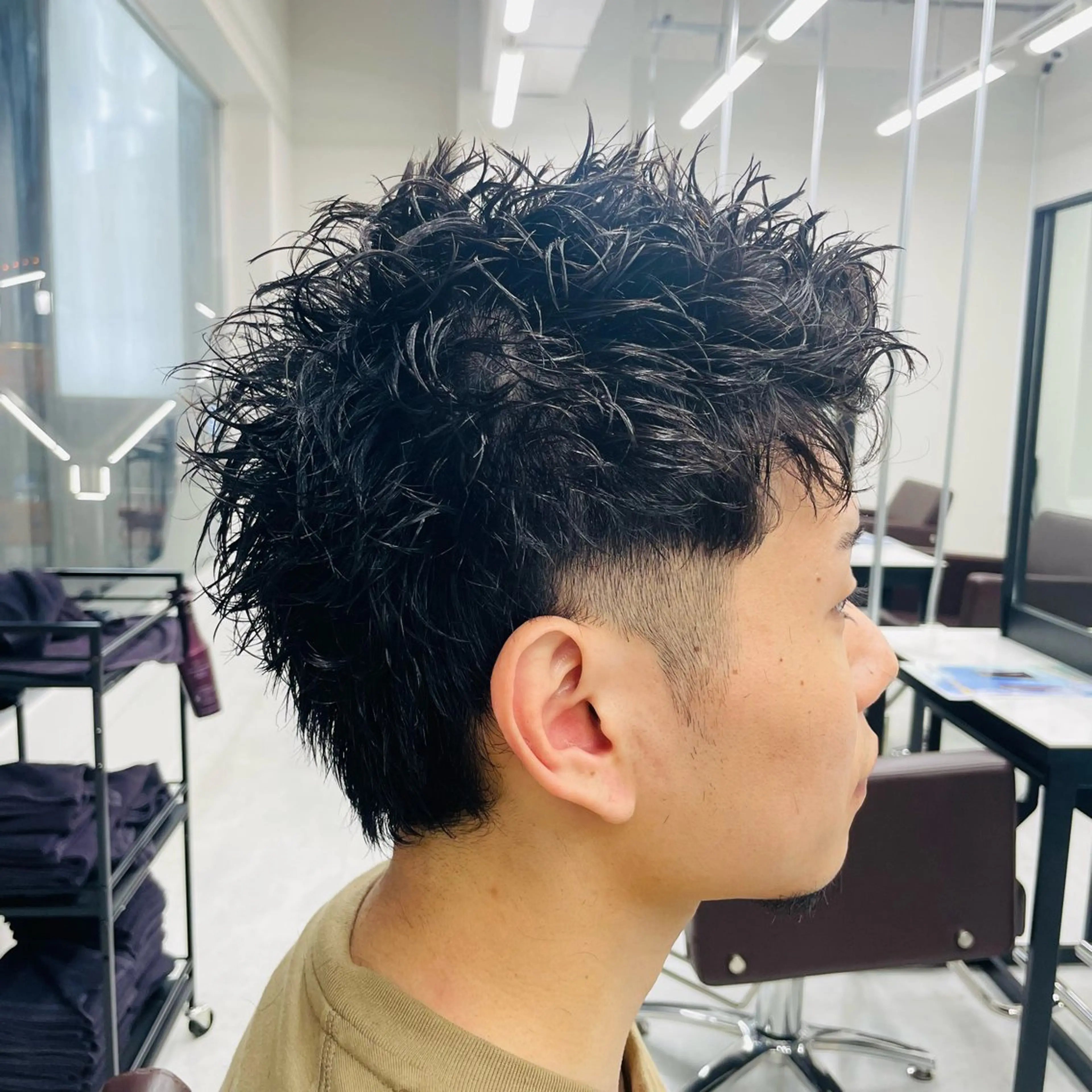 似合わせスパイキーショートメンズカットの写真