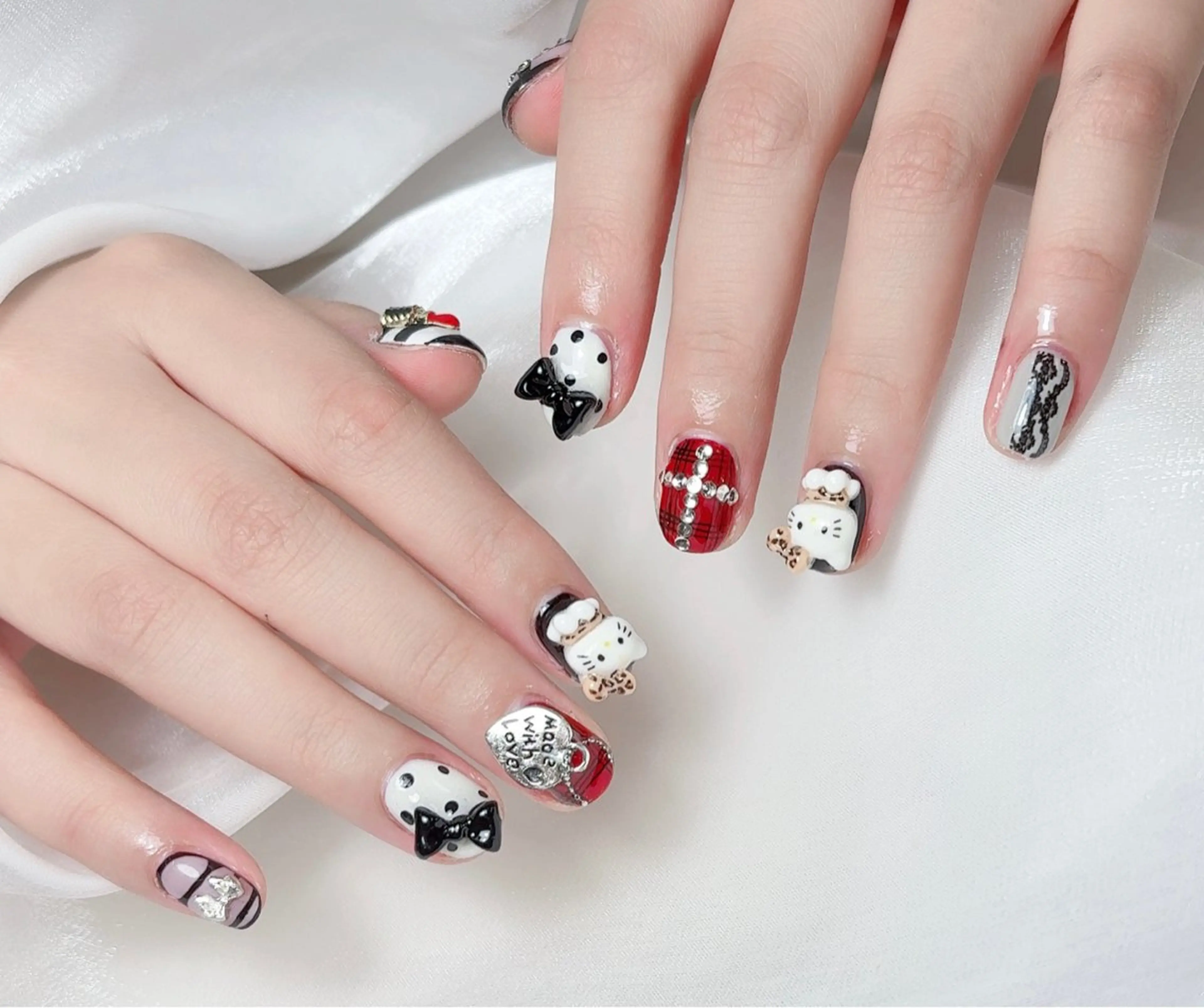 ネイル 🎀Ｍ nails✨ ビューティーのネイルデザイン