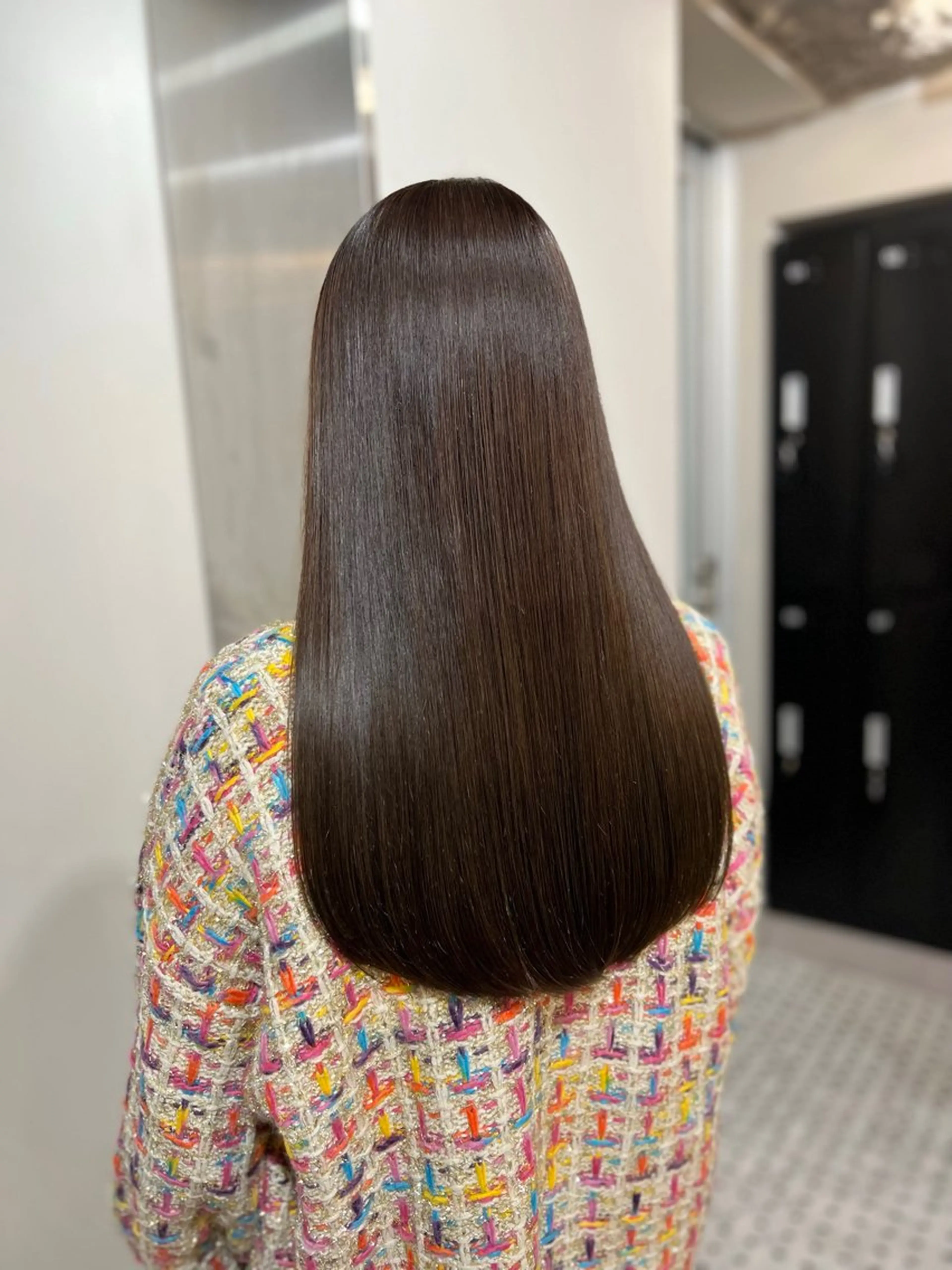 カラー グレージュ louwe 武藤幸世のヘアスタイル