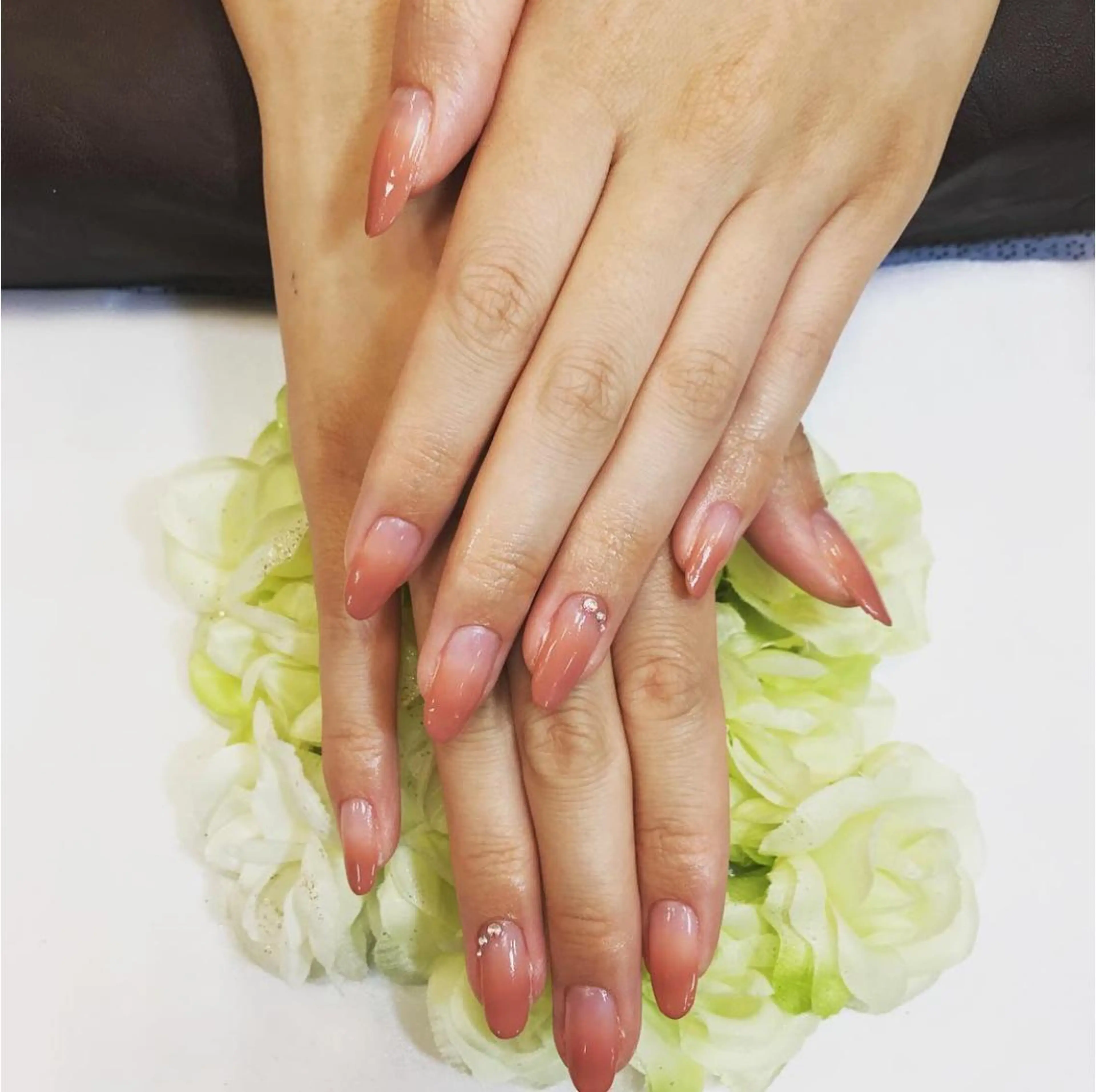 ネイル ジェルネイル グラデーション シンプルネイル T. kayoのネイルデザイン