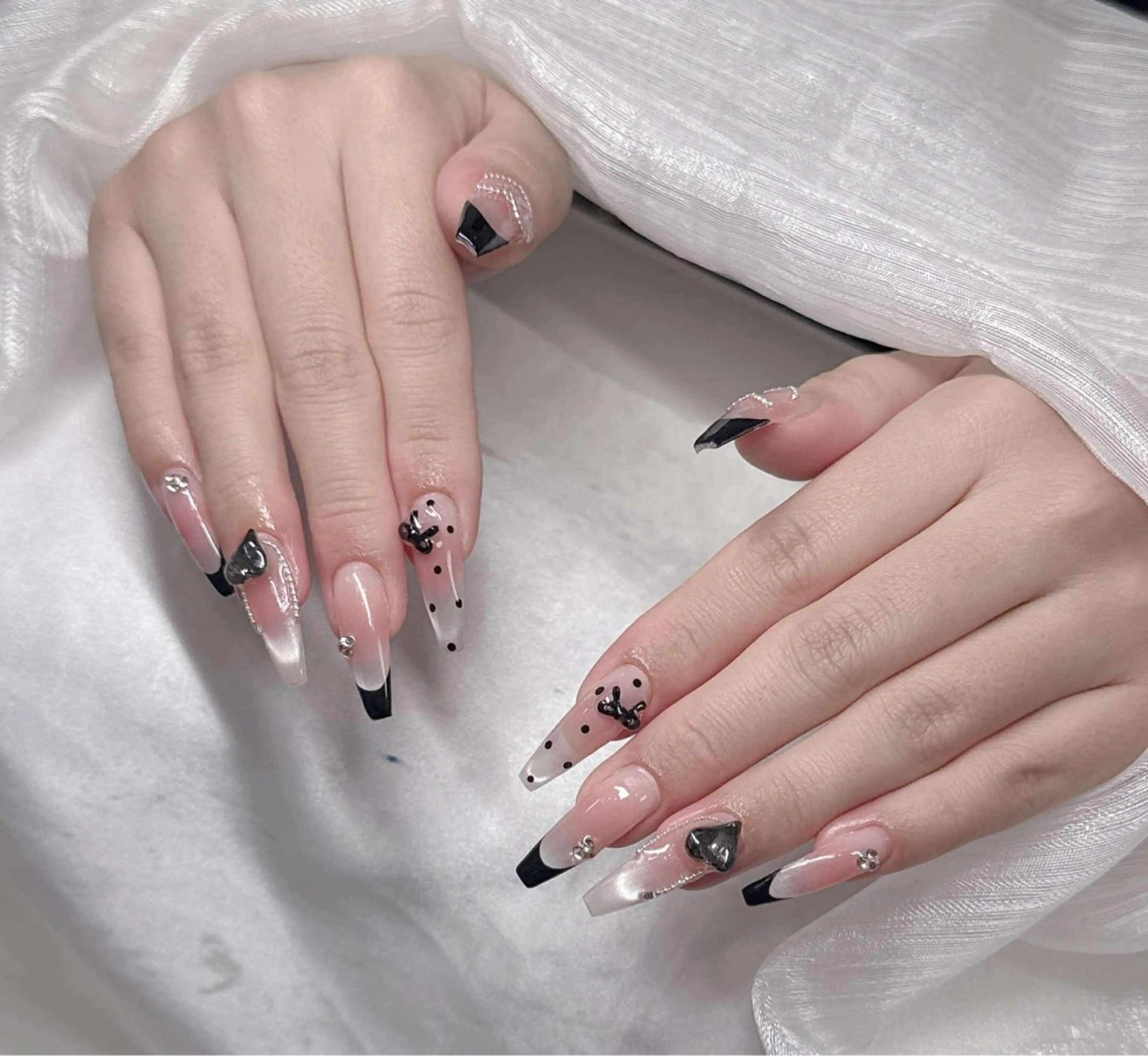 ネイル ハンドネイル Lee Nailsのネイルデザイン