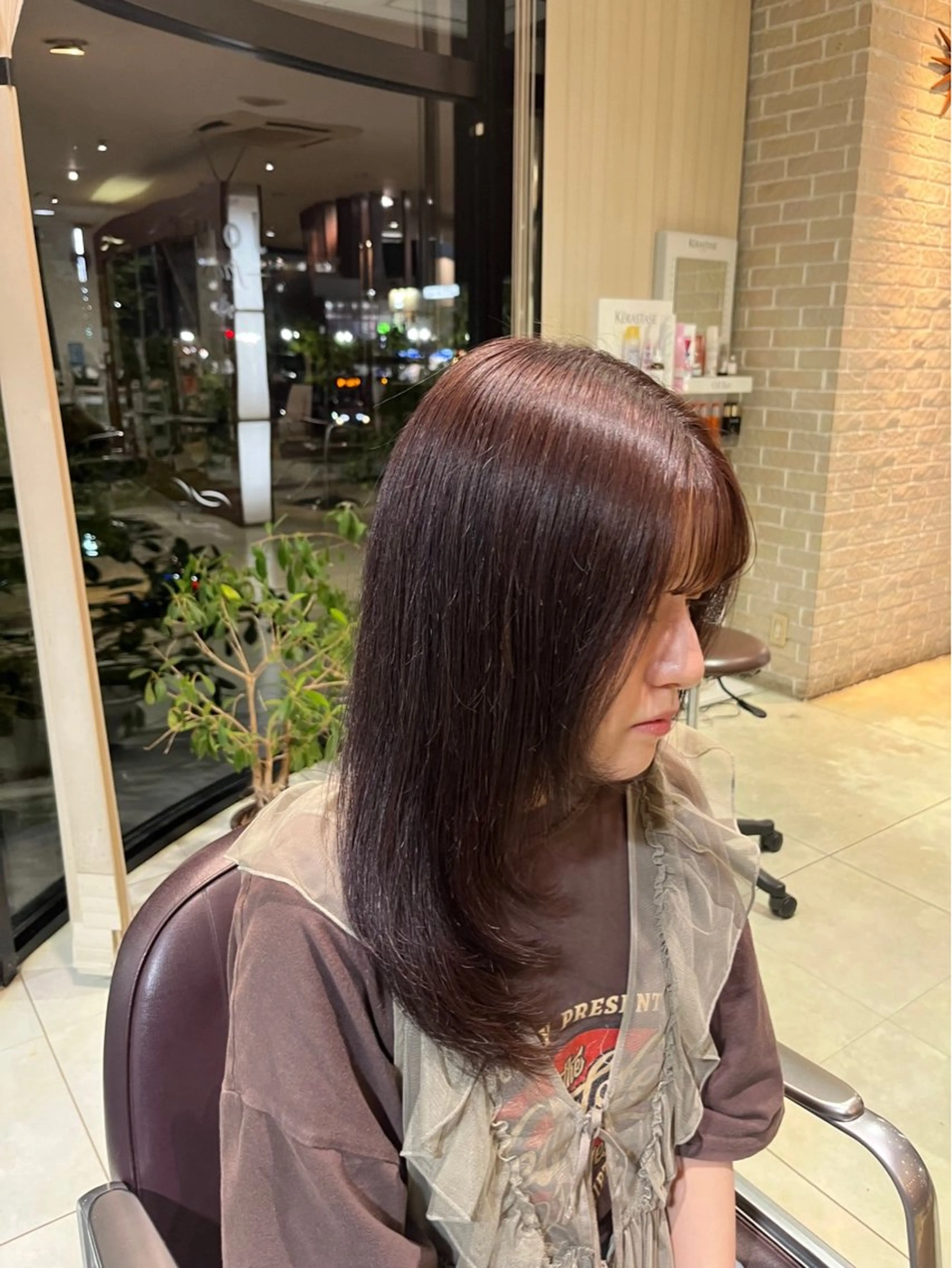 セミロング カラー 平 真亜里のヘアスタイル