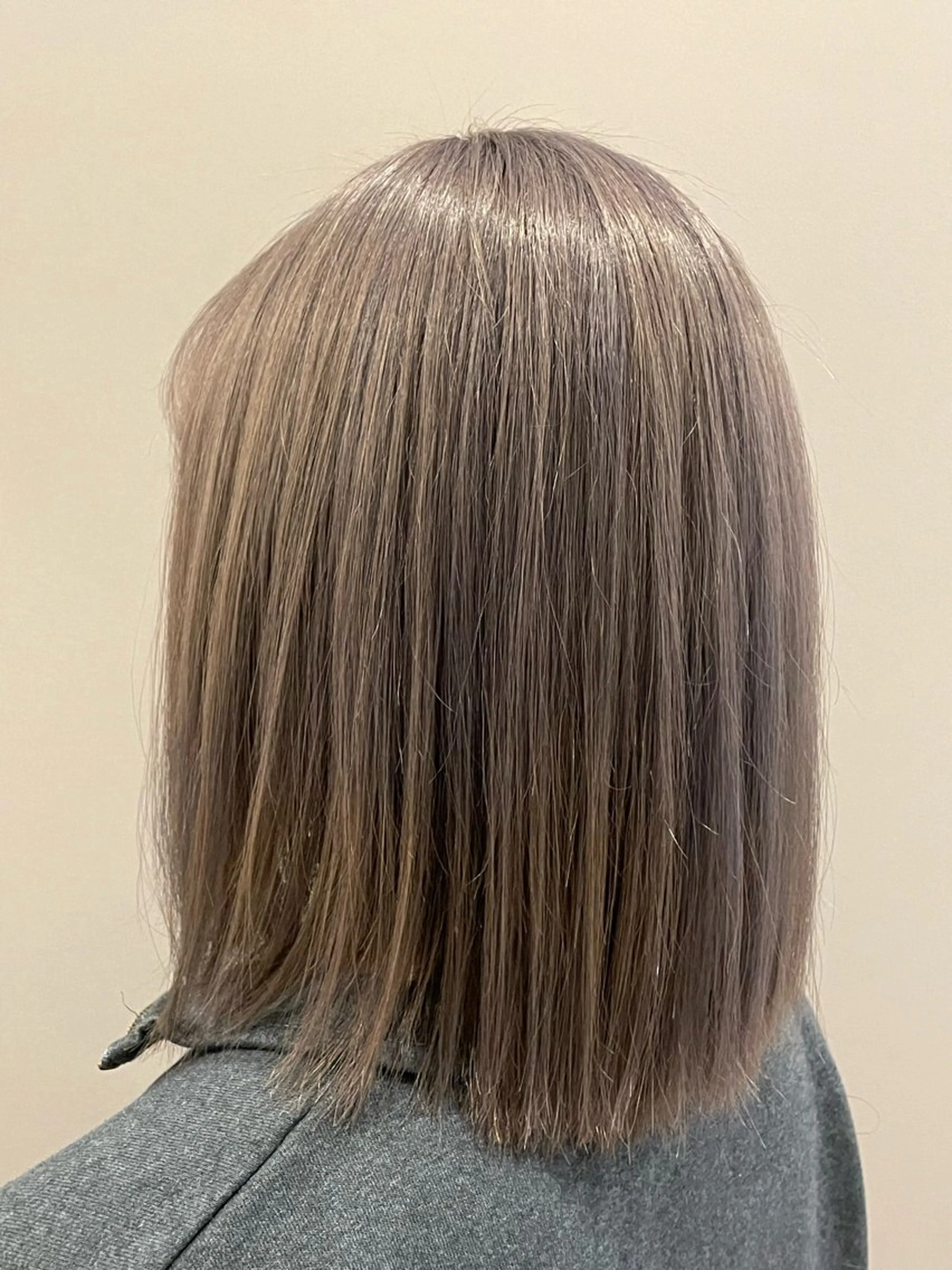 ミディアム カラー ベージュカラー ブリーチ ミルクティーベージュ オーブヘア宇都宮店所属・大橋 綾子のヘアスタイル