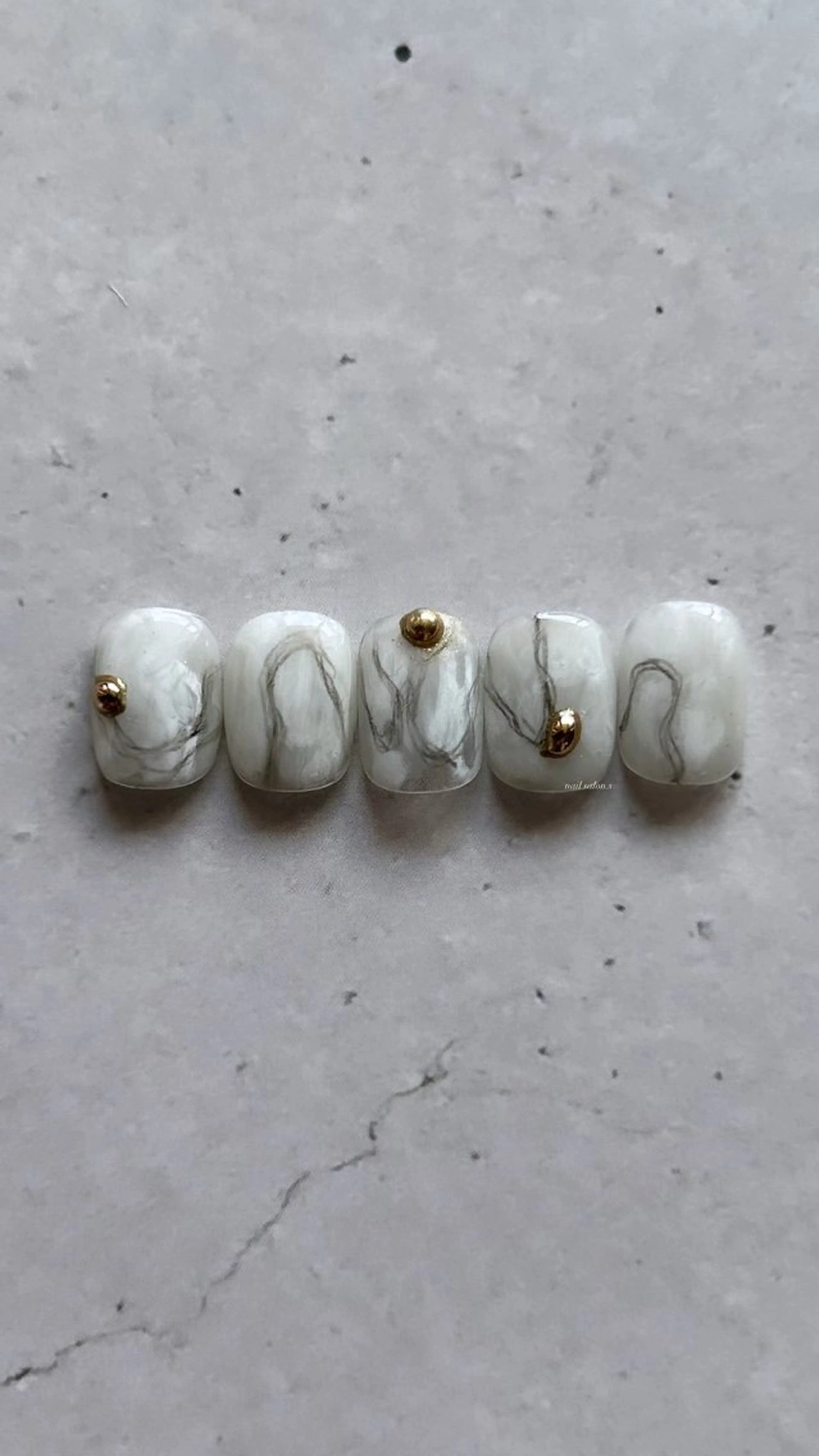 ネイル 関山 志乃のネイルデザイン