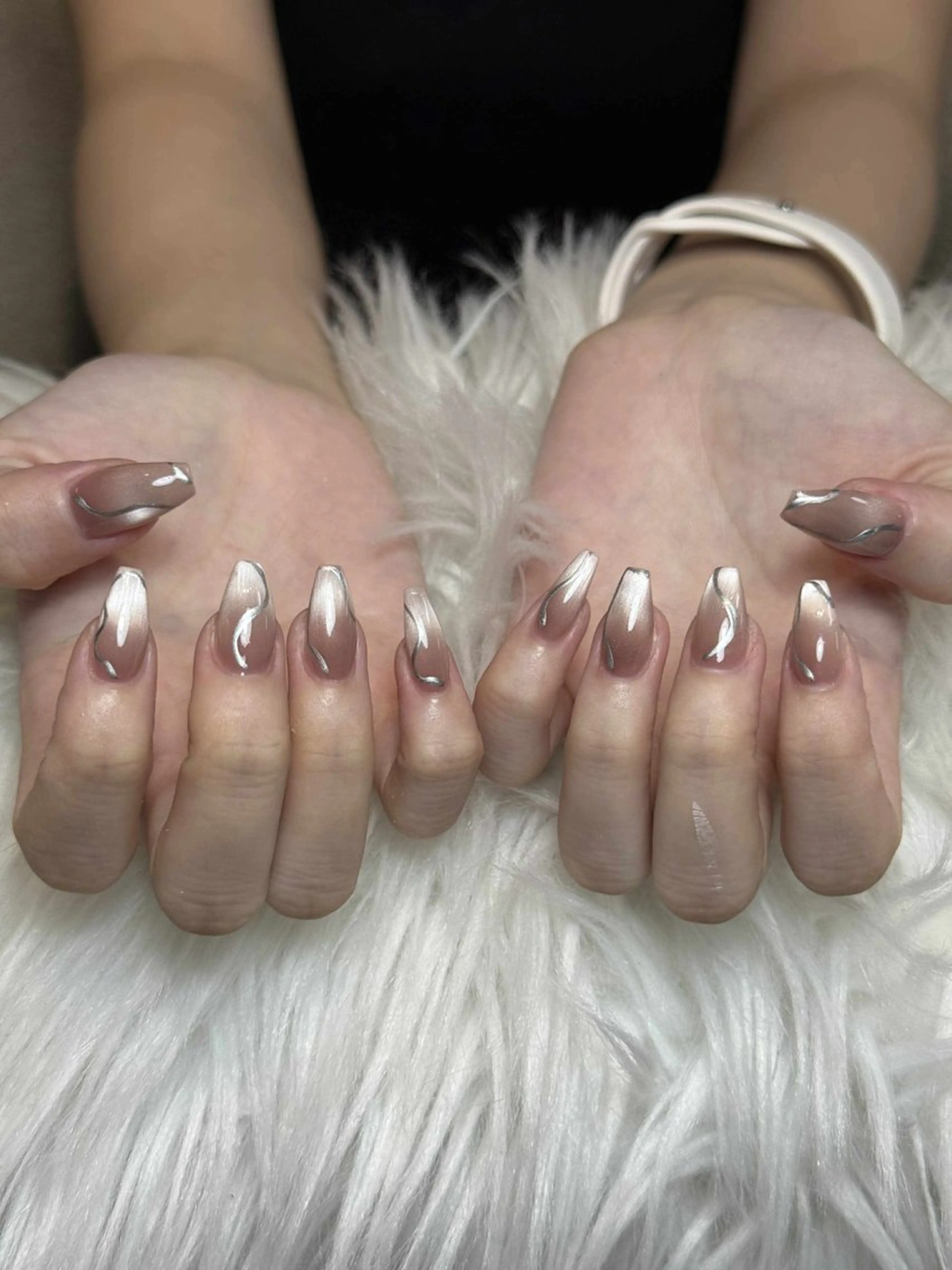 ネイル ボルドー ブラウン チークネイル ドット フットネイル ハンドネイル Julli NailStudioのネイルデザイン