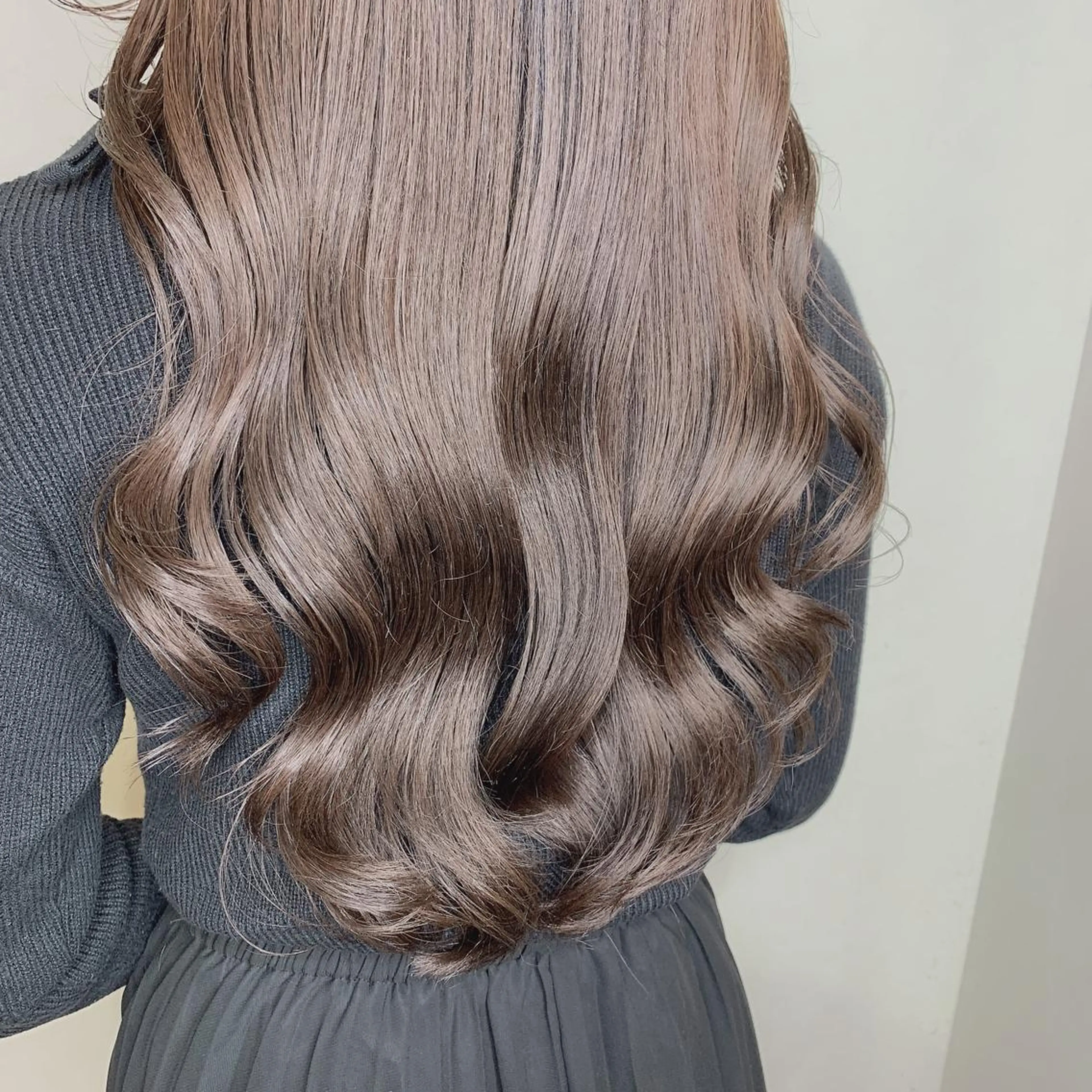 ロング カラー ブリーチ ケアブリーチ ダブルカラー ハイライトカラー イルミナカラー ヘアカラー トリートメント オリーブカラー 特化　　kaiのヘアスタイル
