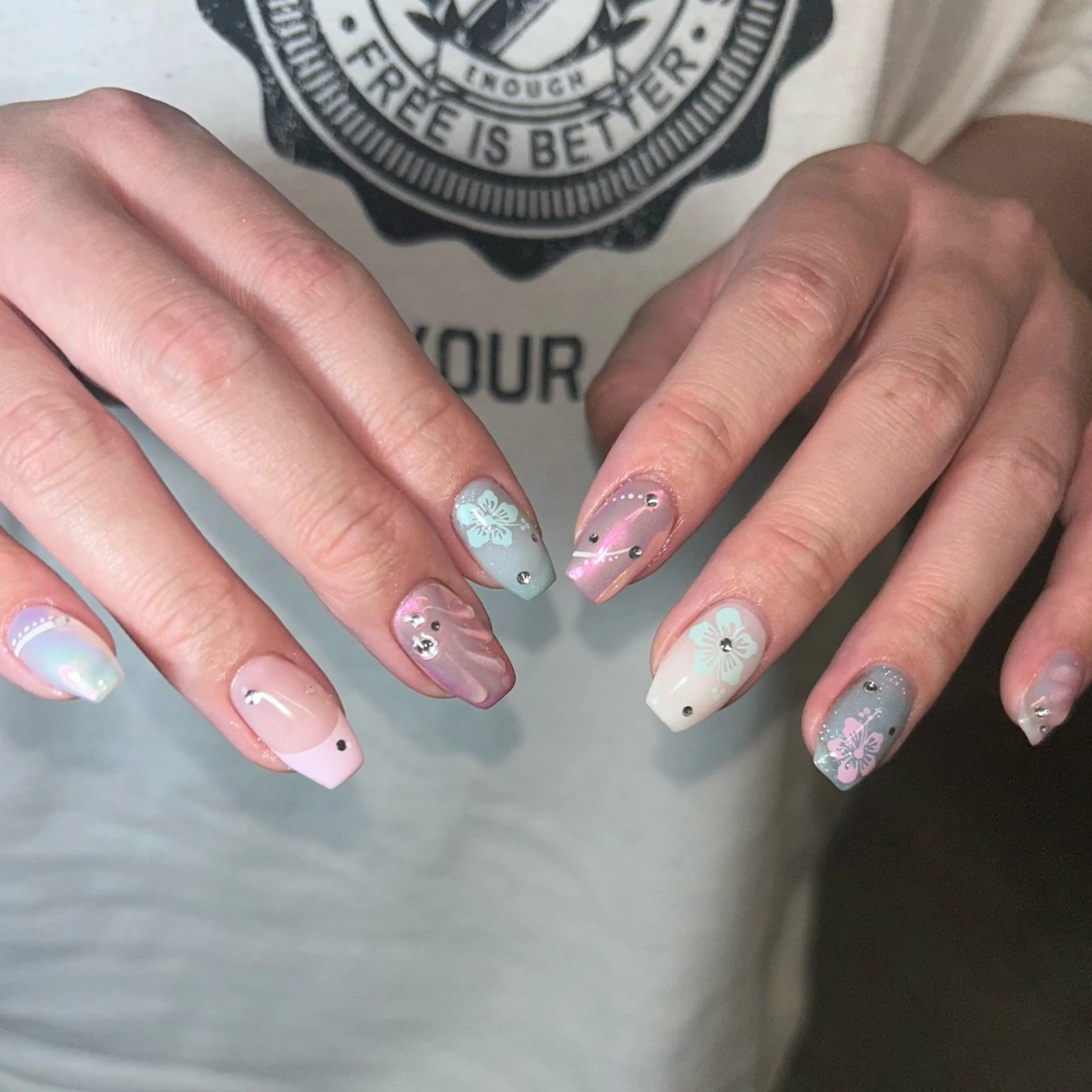 ネイル ハルナ/当日予約 🆗🪩のネイルデザイン