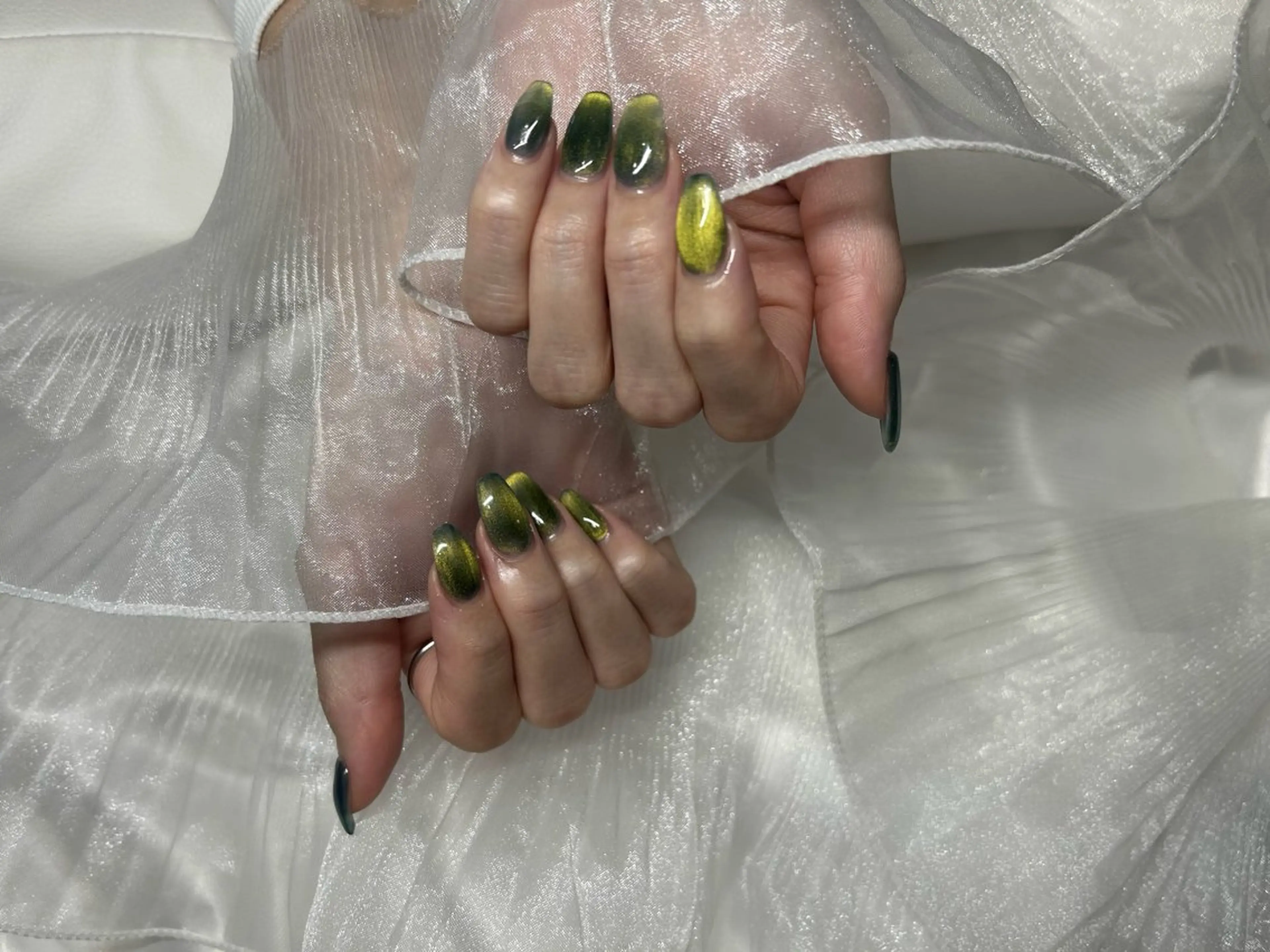 ネイル マグネットネイル ネイルグラマラス 西新井店所属・高宮 菜乃のネイルデザイン