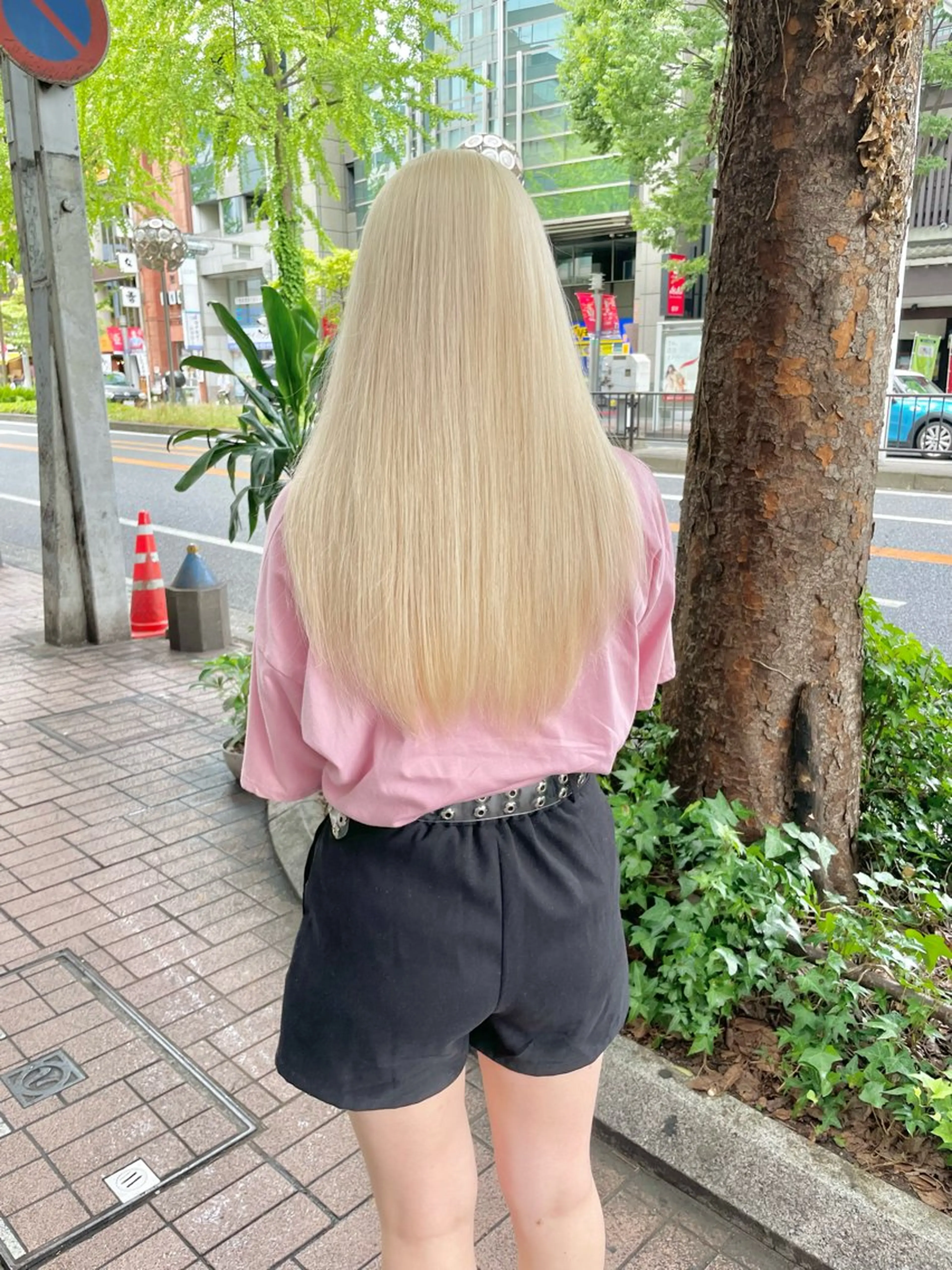 セミロング インク 美容院のヘアスタイル