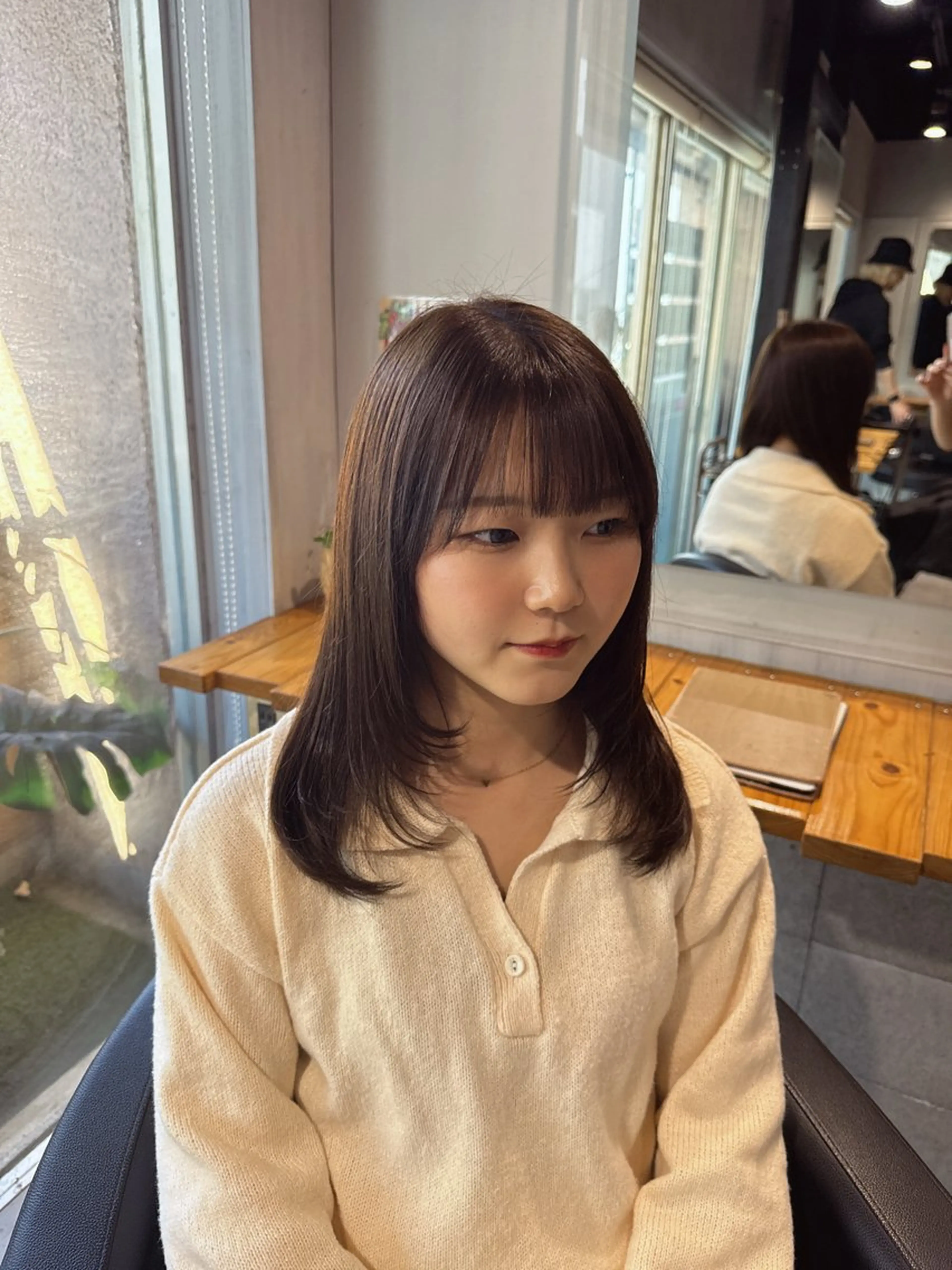 セミロング カラー ヘアカラー NANAMI🩵 大人可愛い韓国ヘアのヘアスタイル