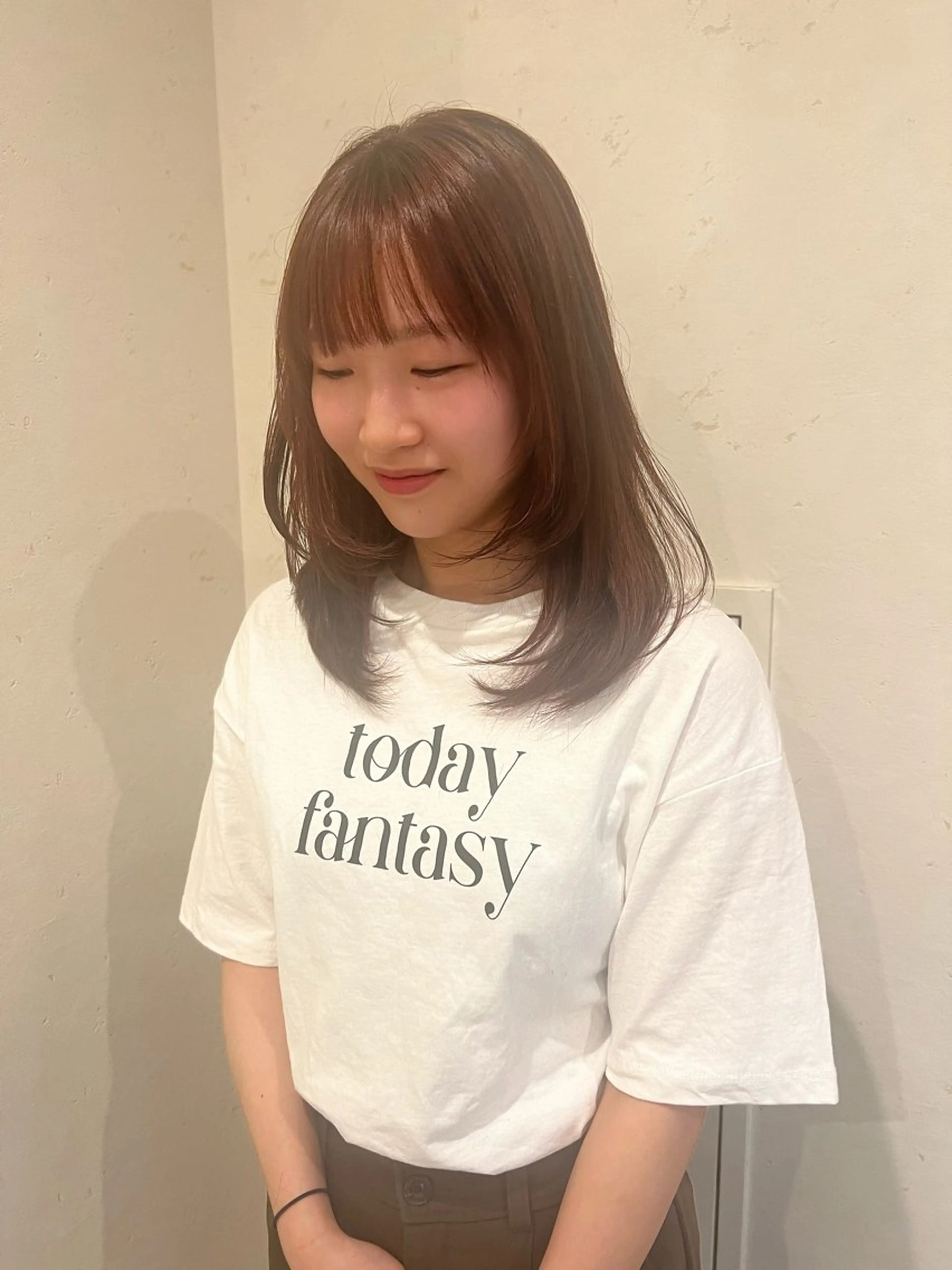 セミロング カラー レイヤーカット カット ヘアカラー トリートメント 工藤 梨花のヘアスタイル