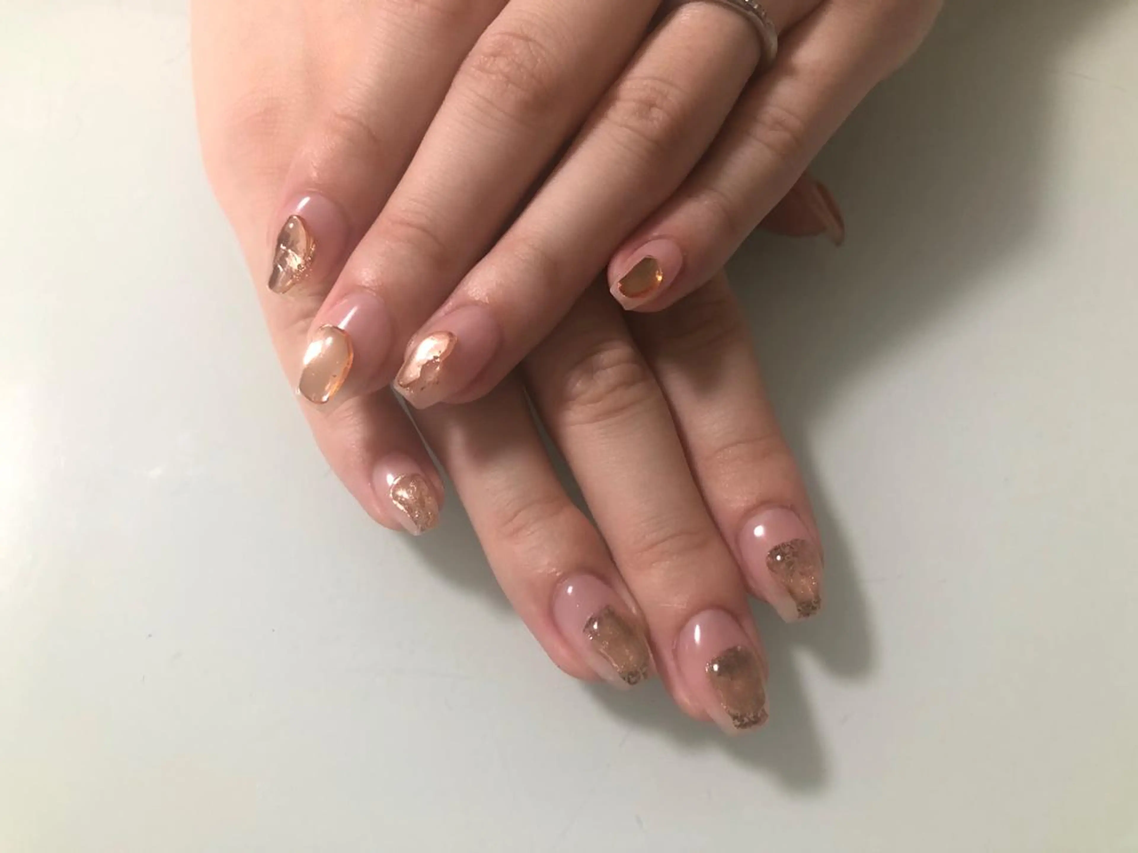 ミディアム ネイル ハンドネイル ハンドケア 大田 美笛香のネイルデザイン