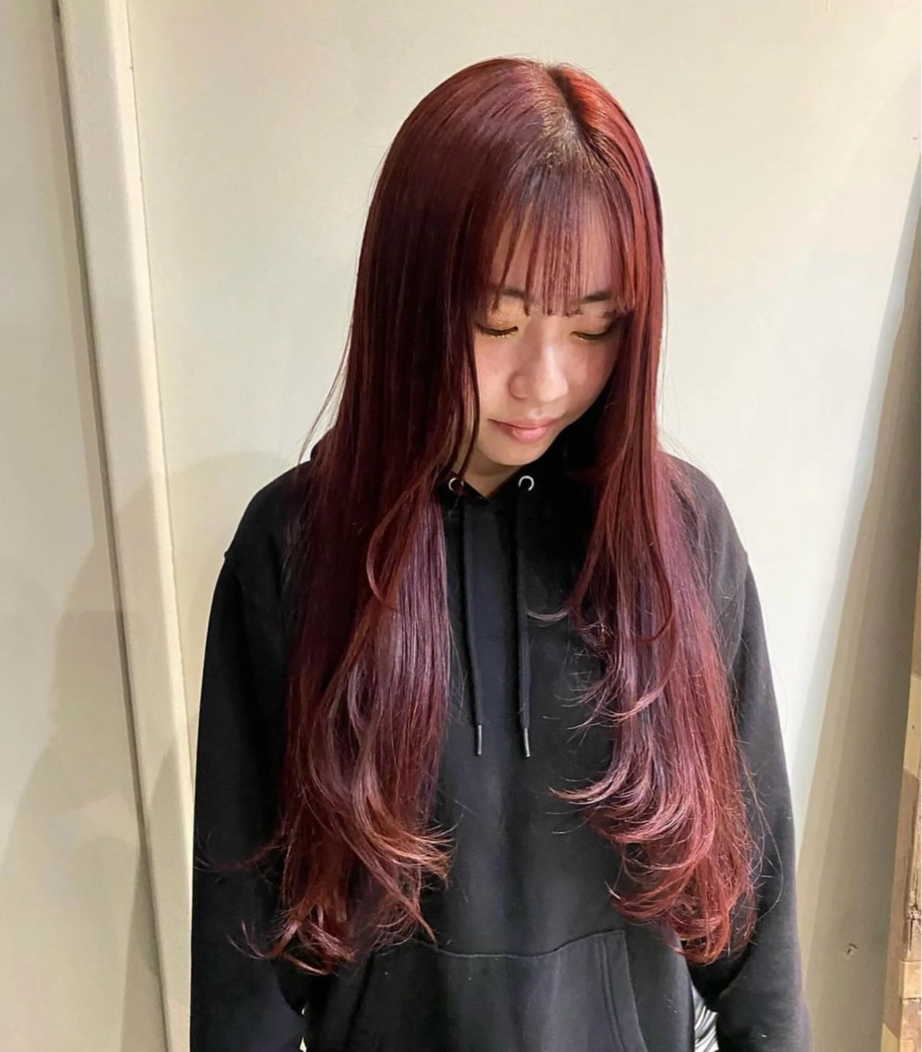 ロング ami/大阪/暖色 /レイヤーカットのヘアスタイル