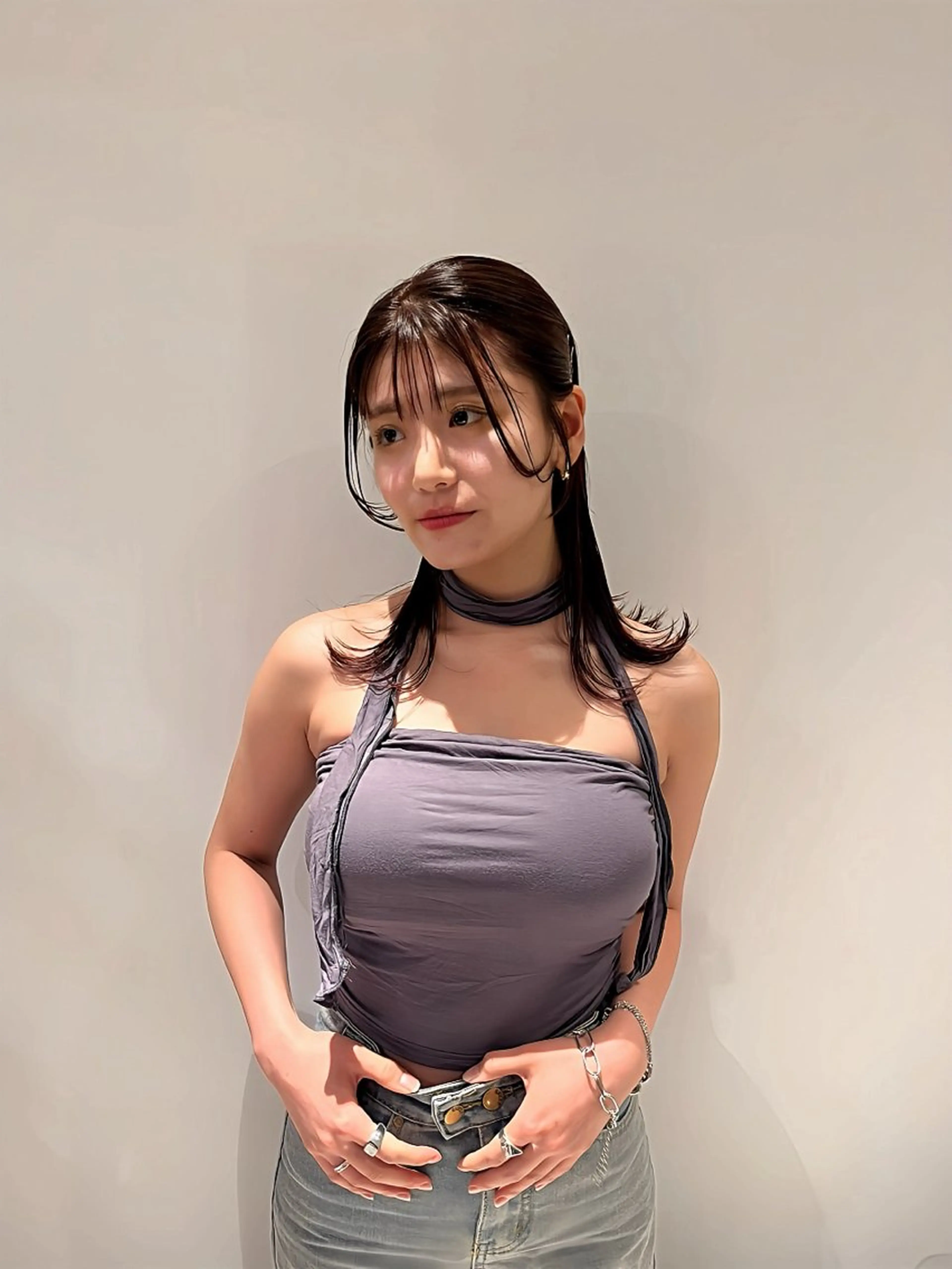 ミディアム 坂下 七星のヘアスタイル