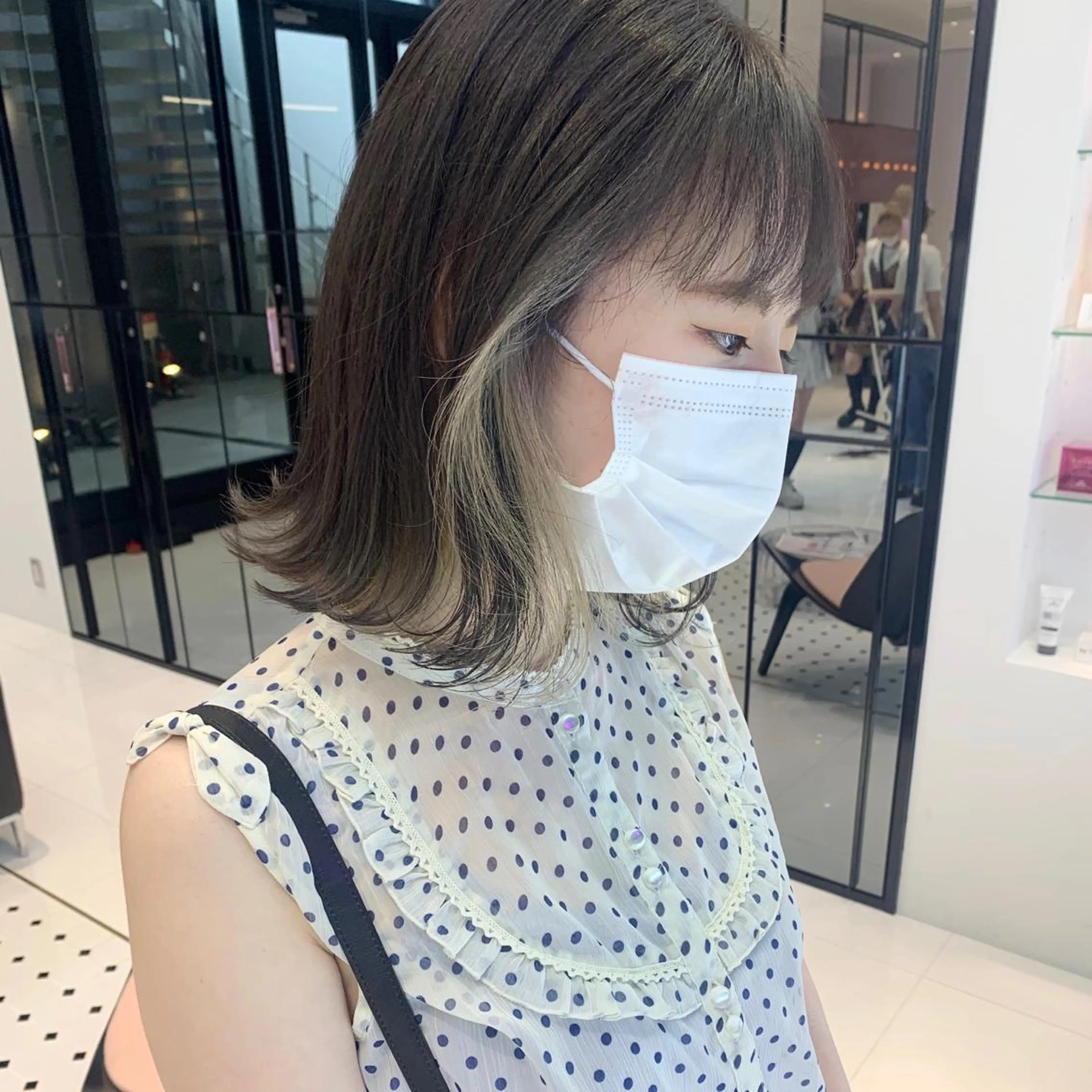 ショート カラー ベージュカラー ブリーチ インナーカラー ホワイトベージュ ハッシュカット/ハイ トーン/MANAMIのヘアスタイル