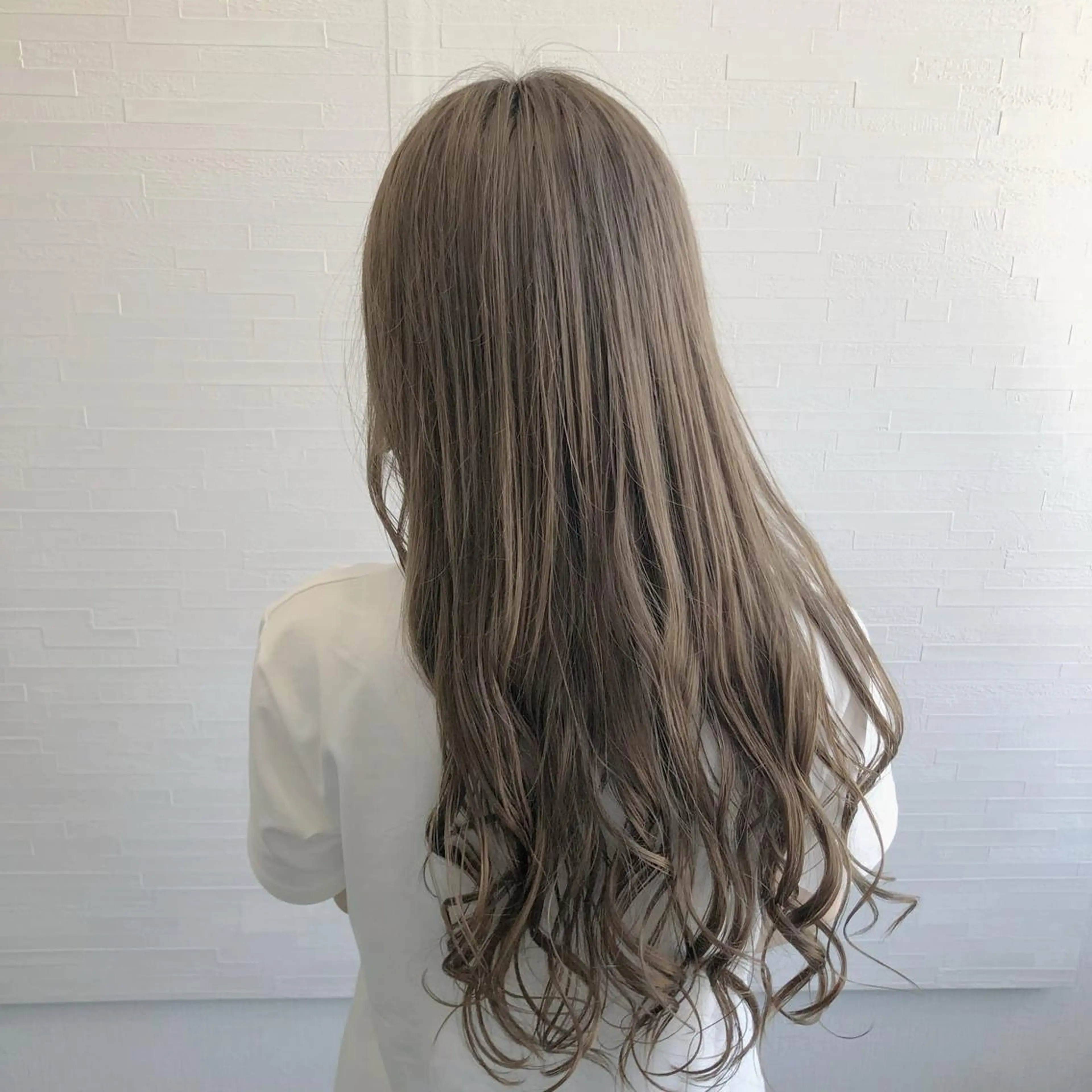 ロング LITA hair所属・鄭 弘志のヘアスタイル