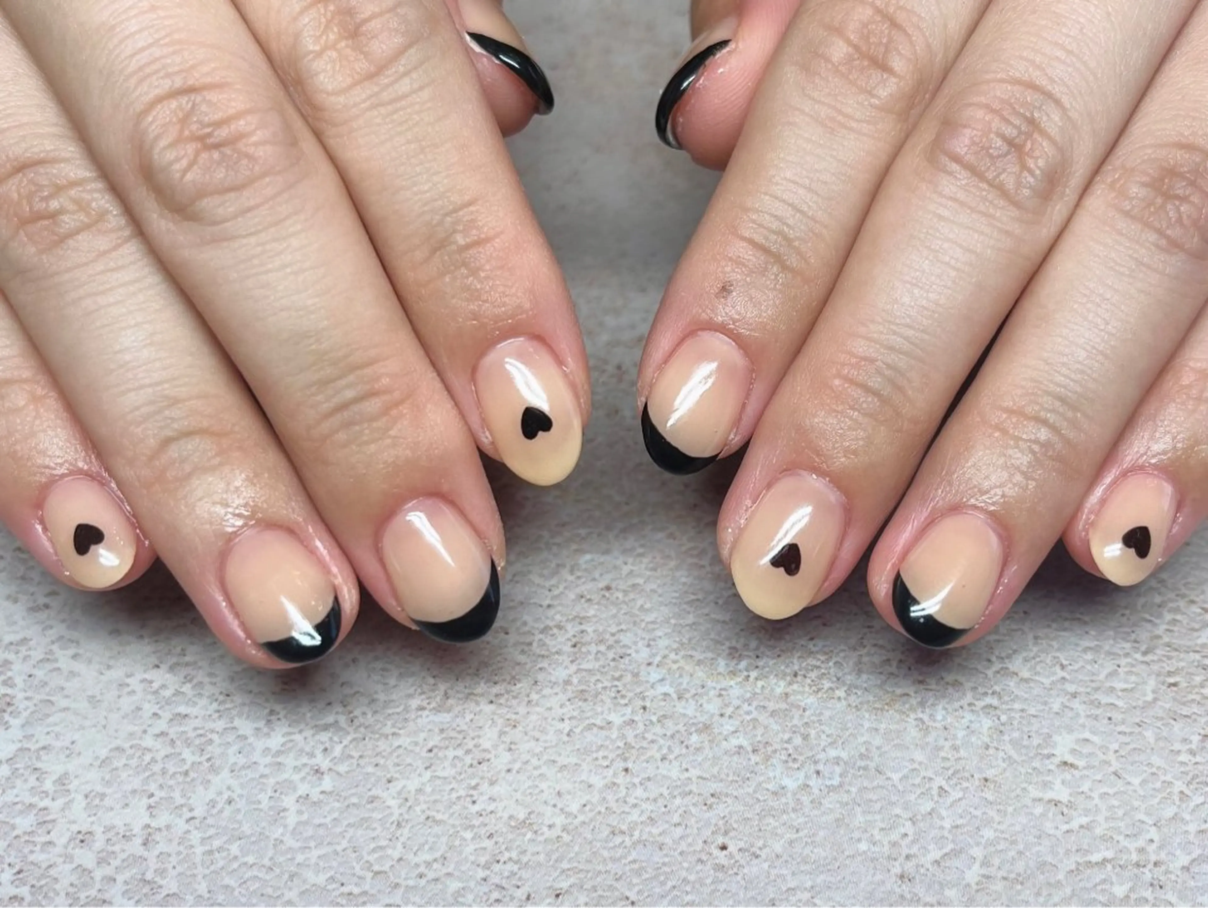 ネイル フレンチネイル ハート ハンドネイル HazeGrass NAILのネイルデザイン