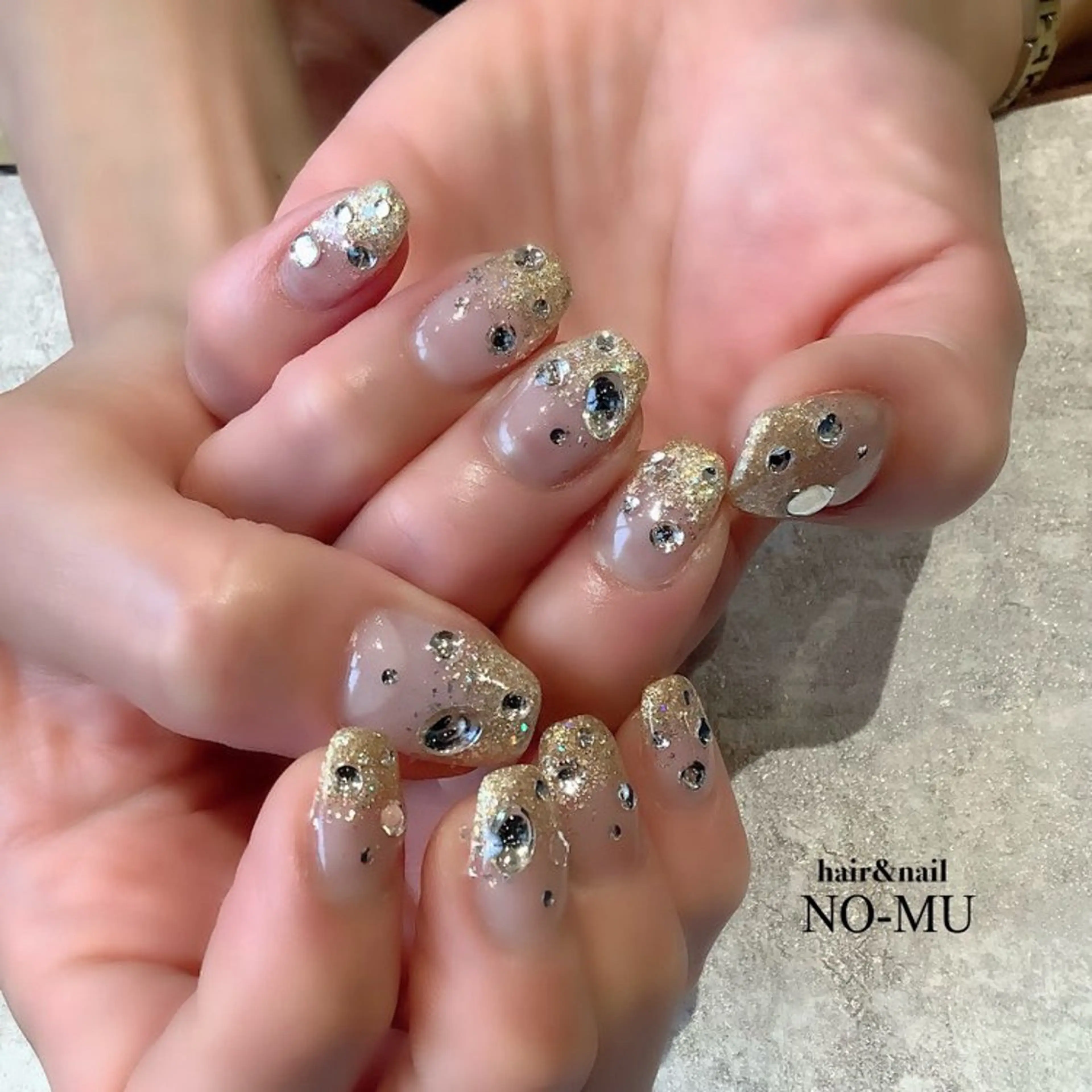 ネイル ストーンネイル ハンドネイル hair&nail NO-MU所属・hair&nail NO-MUのネイルデザイン