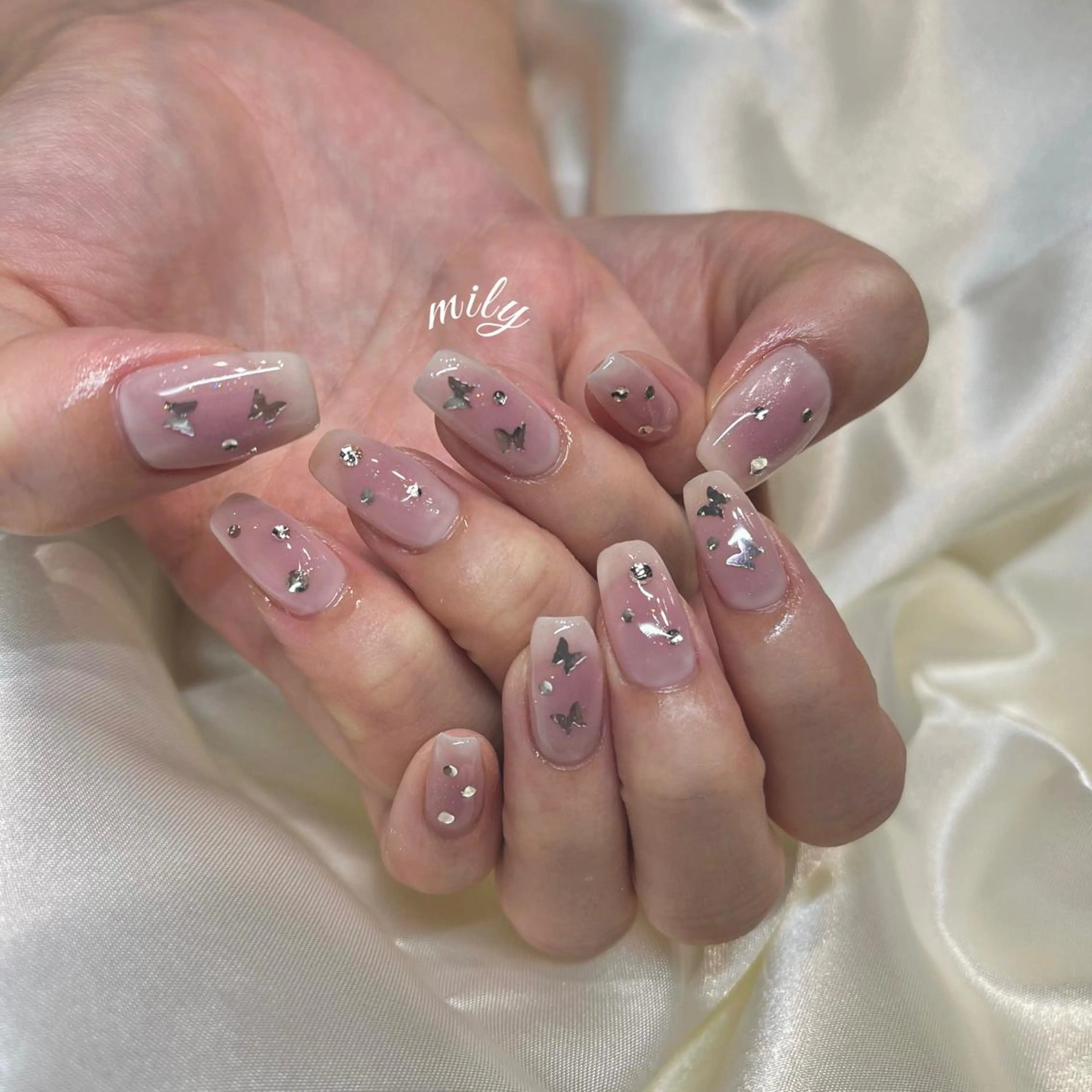 ネイル mily_harajuku所属・韓国ネイル☁️ haruna🌛のネイルデザイン