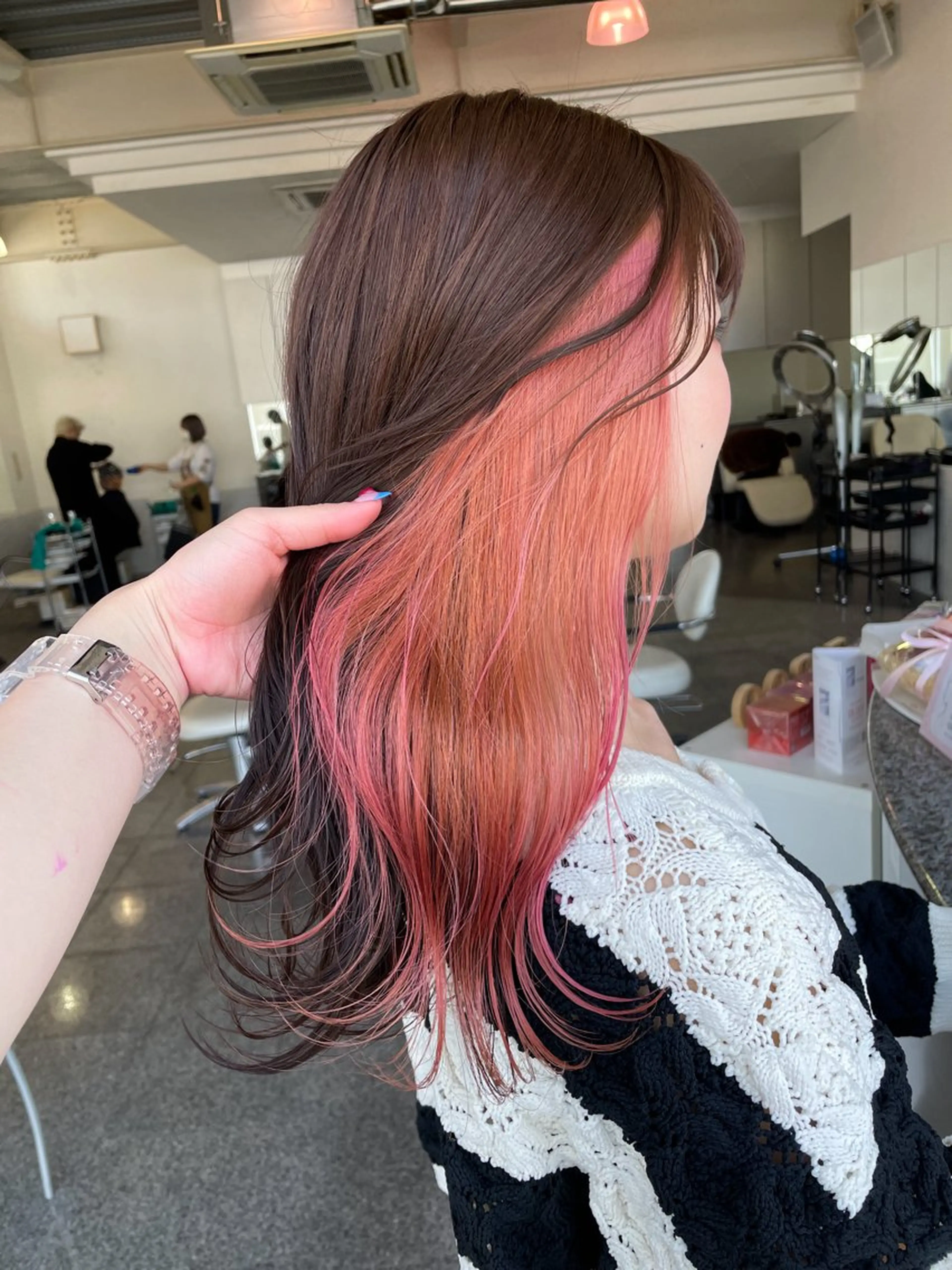 セミロング ヘアカラー トリートメント ハイトーン/ブリーチ 🤍足立里湖のヘアスタイル