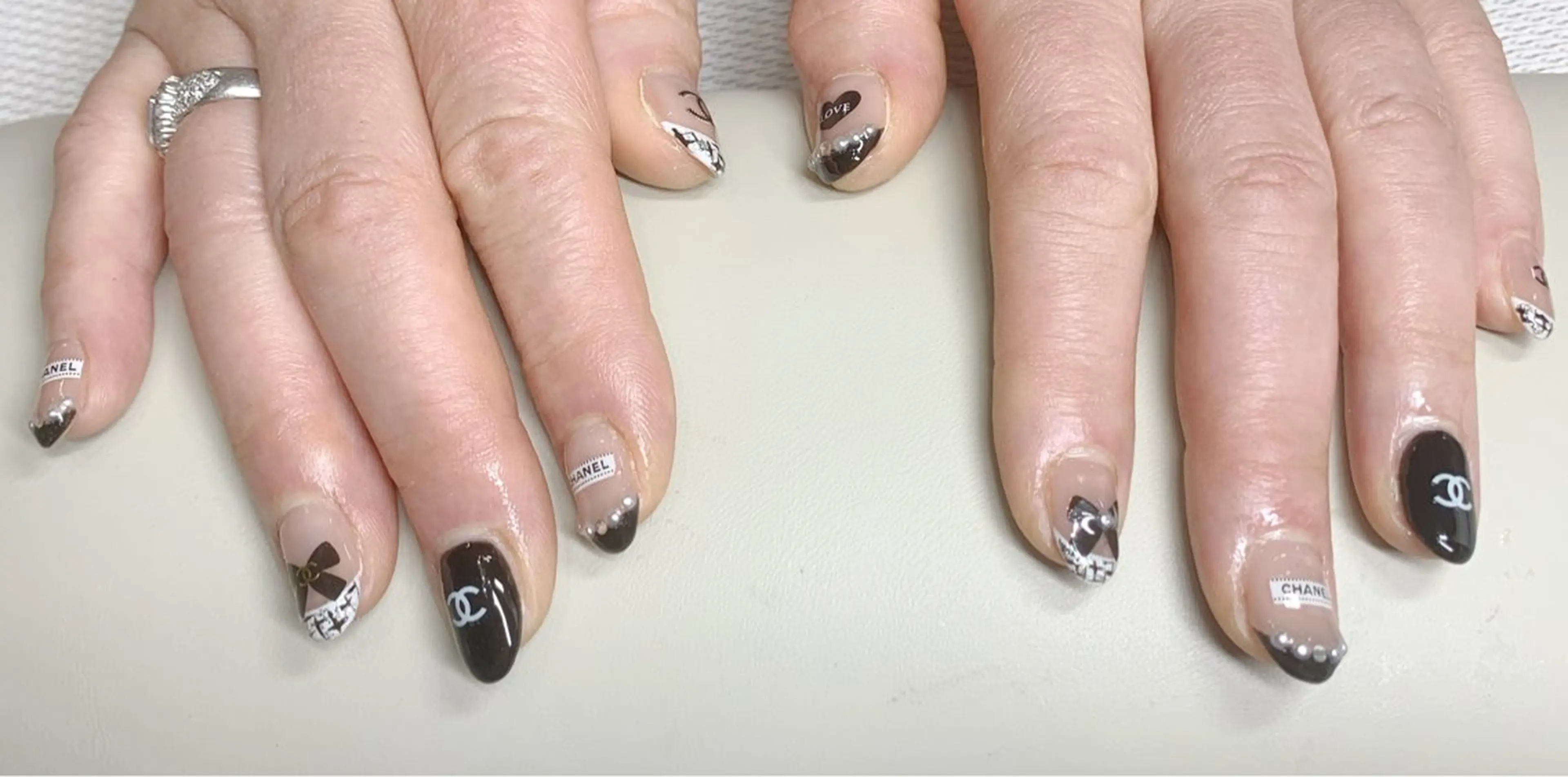 ネイル シンプルネイル 冬ネイル ハンドネイル mira-cle大濱美容アカデミー所属・AI NAのネイルデザイン