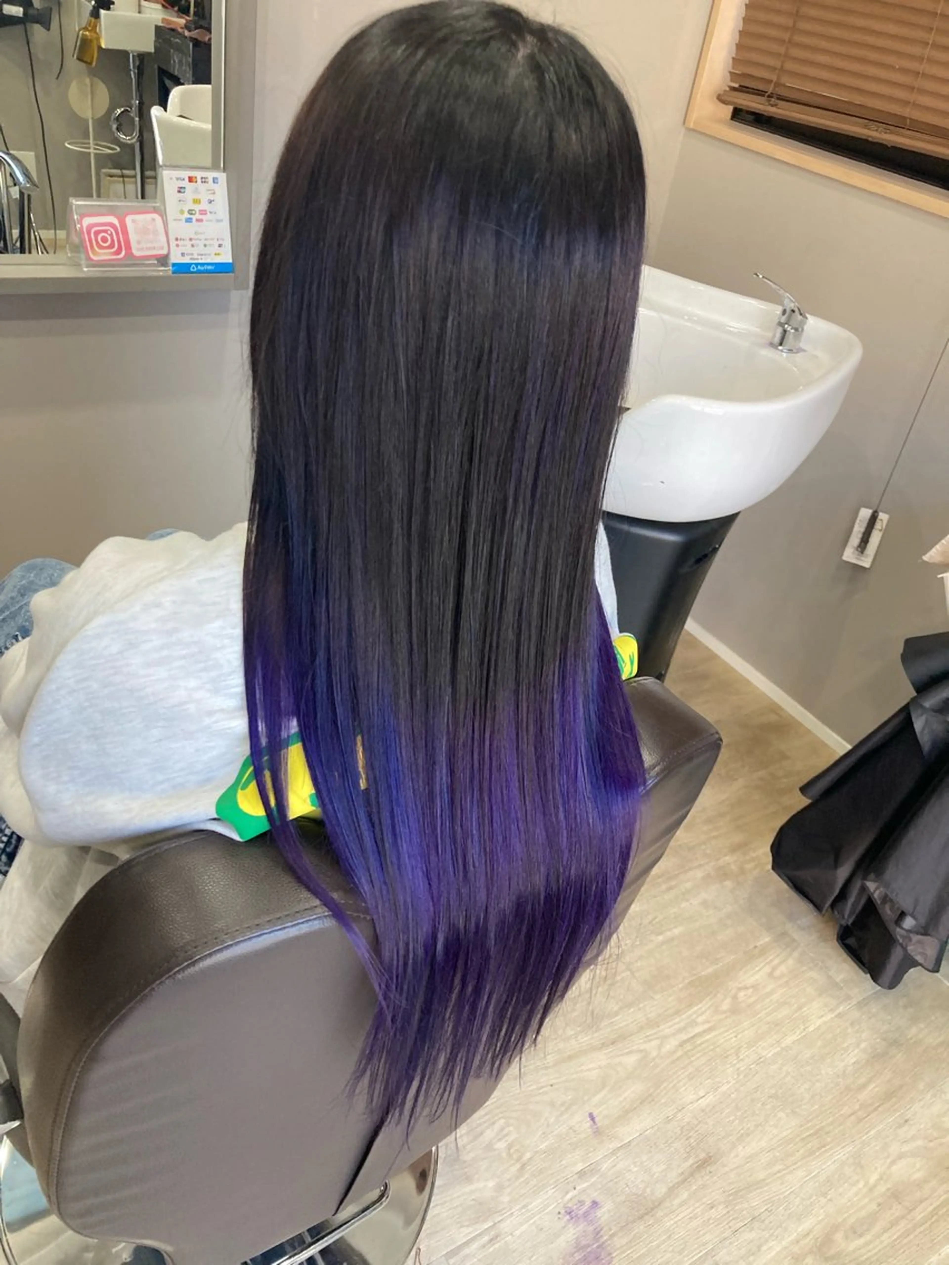 ロング カラー グラデーションカラー Hair room Leaのヘアスタイル