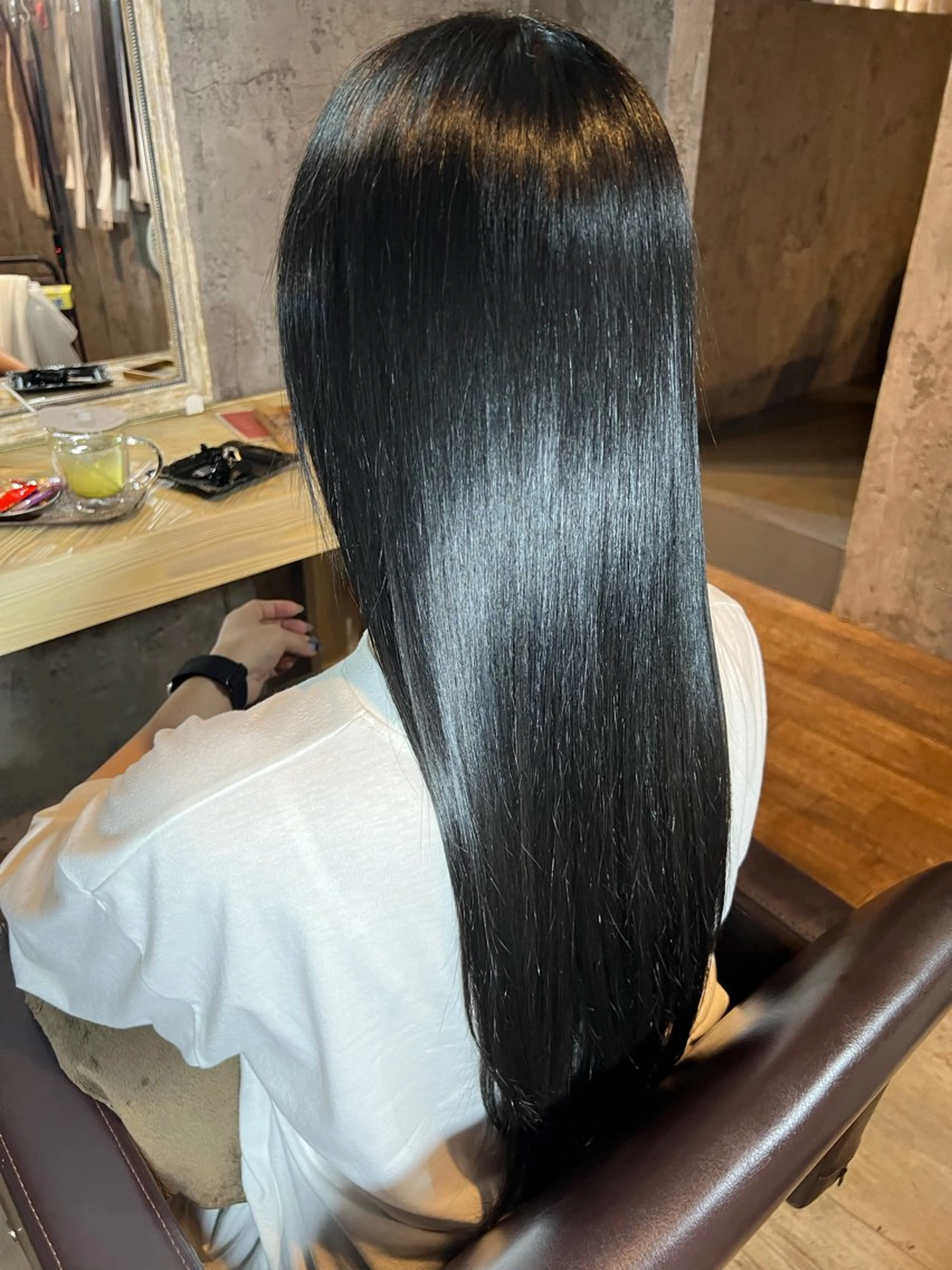 【お初めての方】髪質改善！縮毛矯正＋潤いカラー＋デザインカット【白髪染めorおしゃれ染め】¥15000の写真