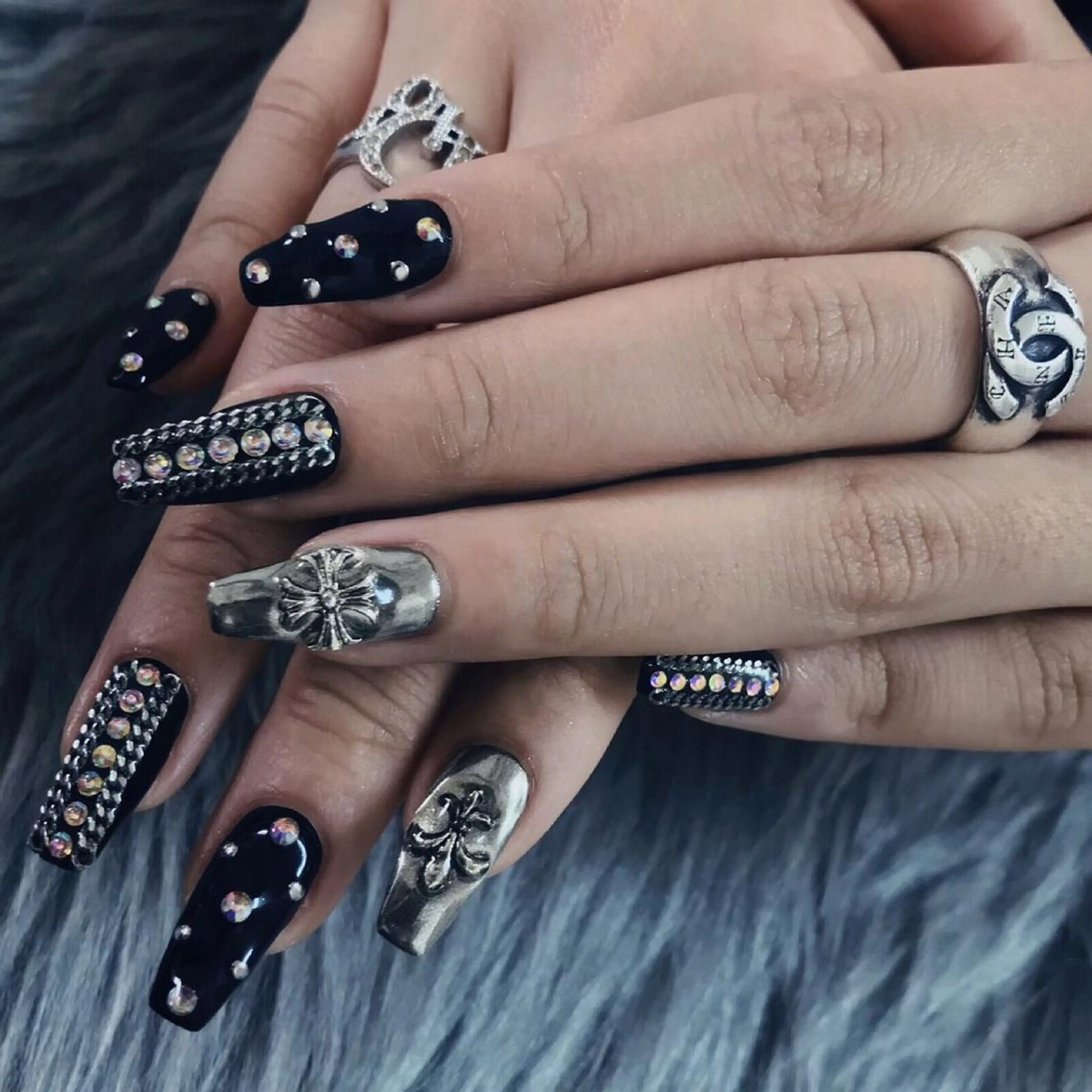 ネイル NOIROUGE所属・NOI ROUGEのネイルデザイン