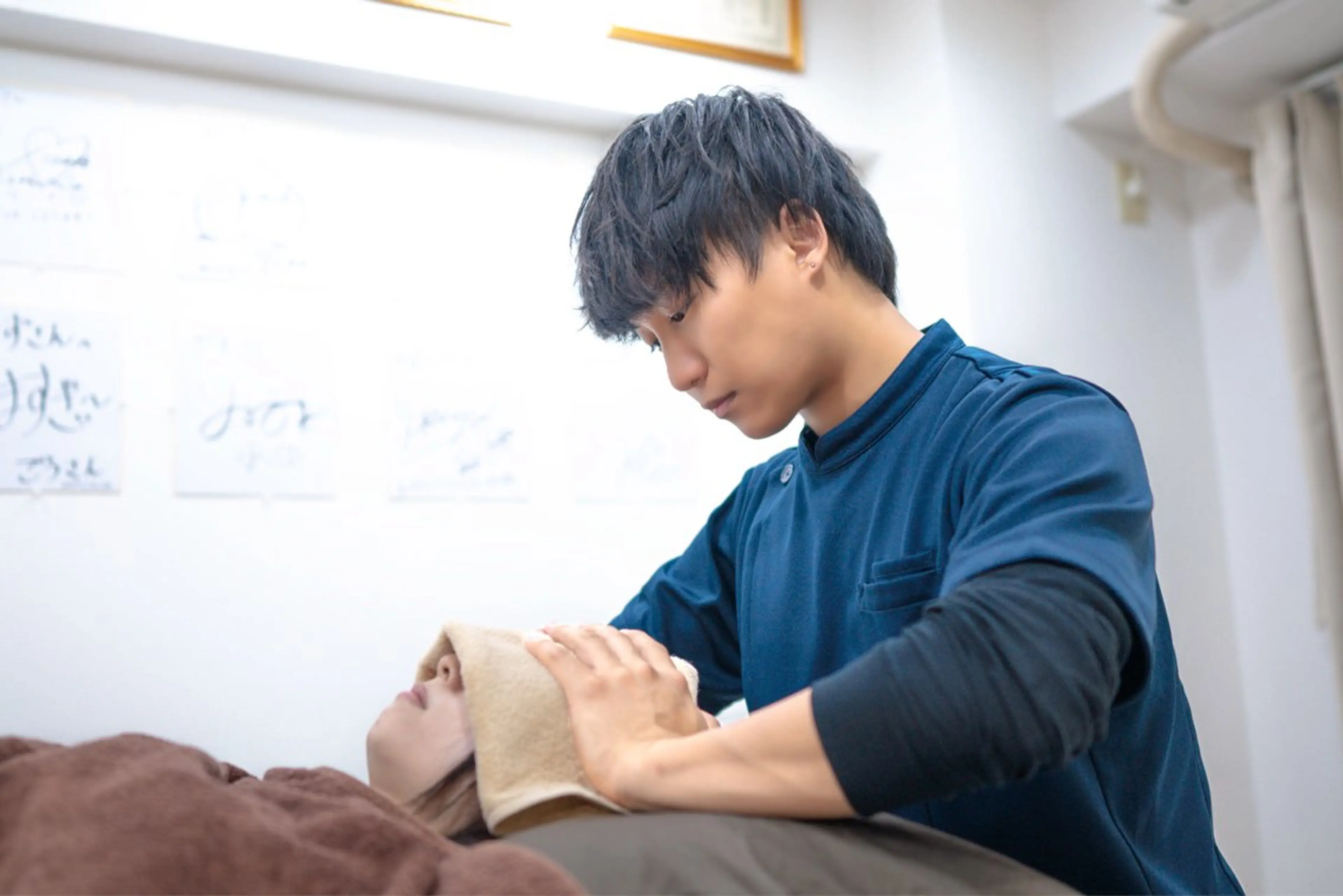 美容鍼×小顔×姿勢× ブライダル整体のエステ・リラクイメージ