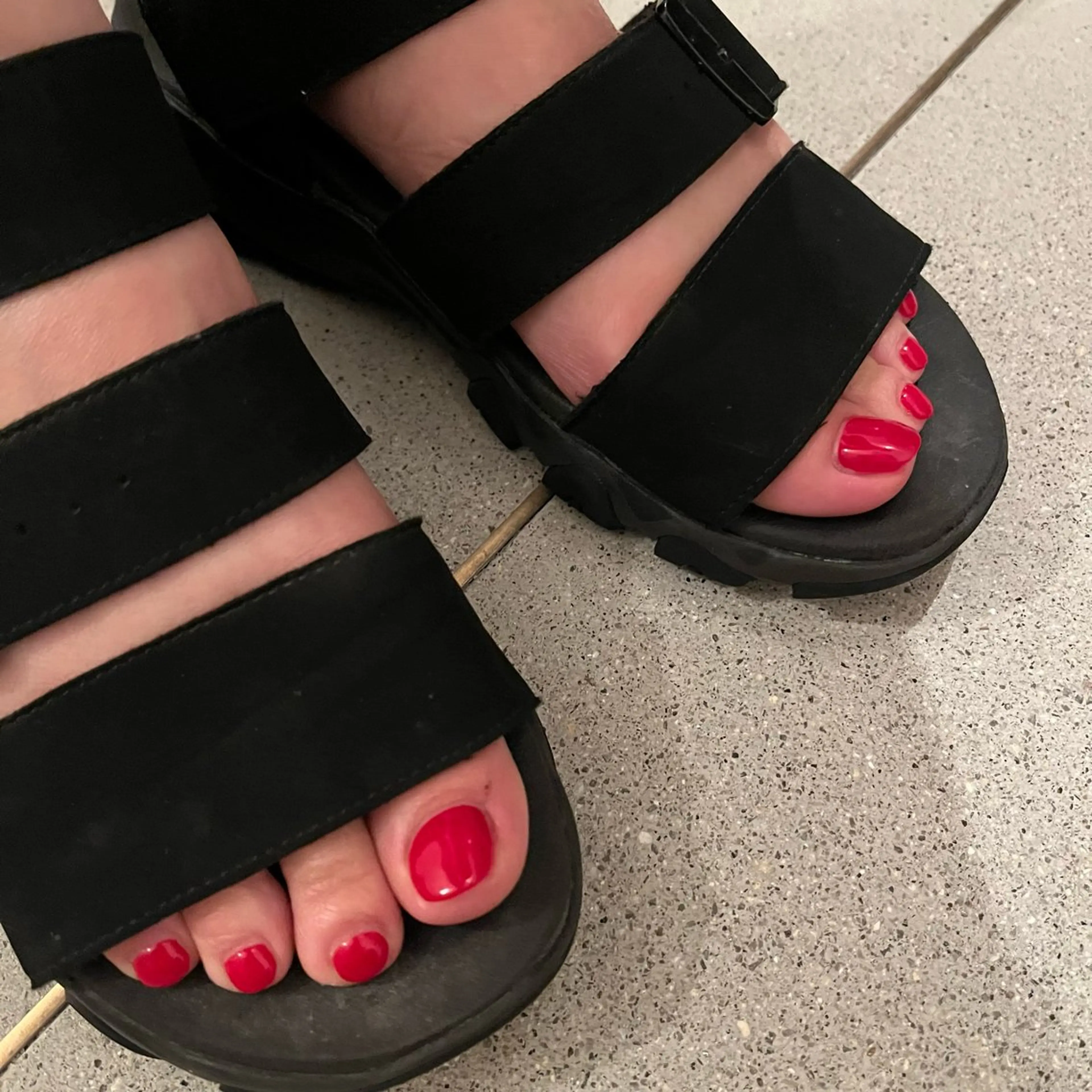 ネイル フットネイル 赤色 フットネイル K Aのネイルデザイン