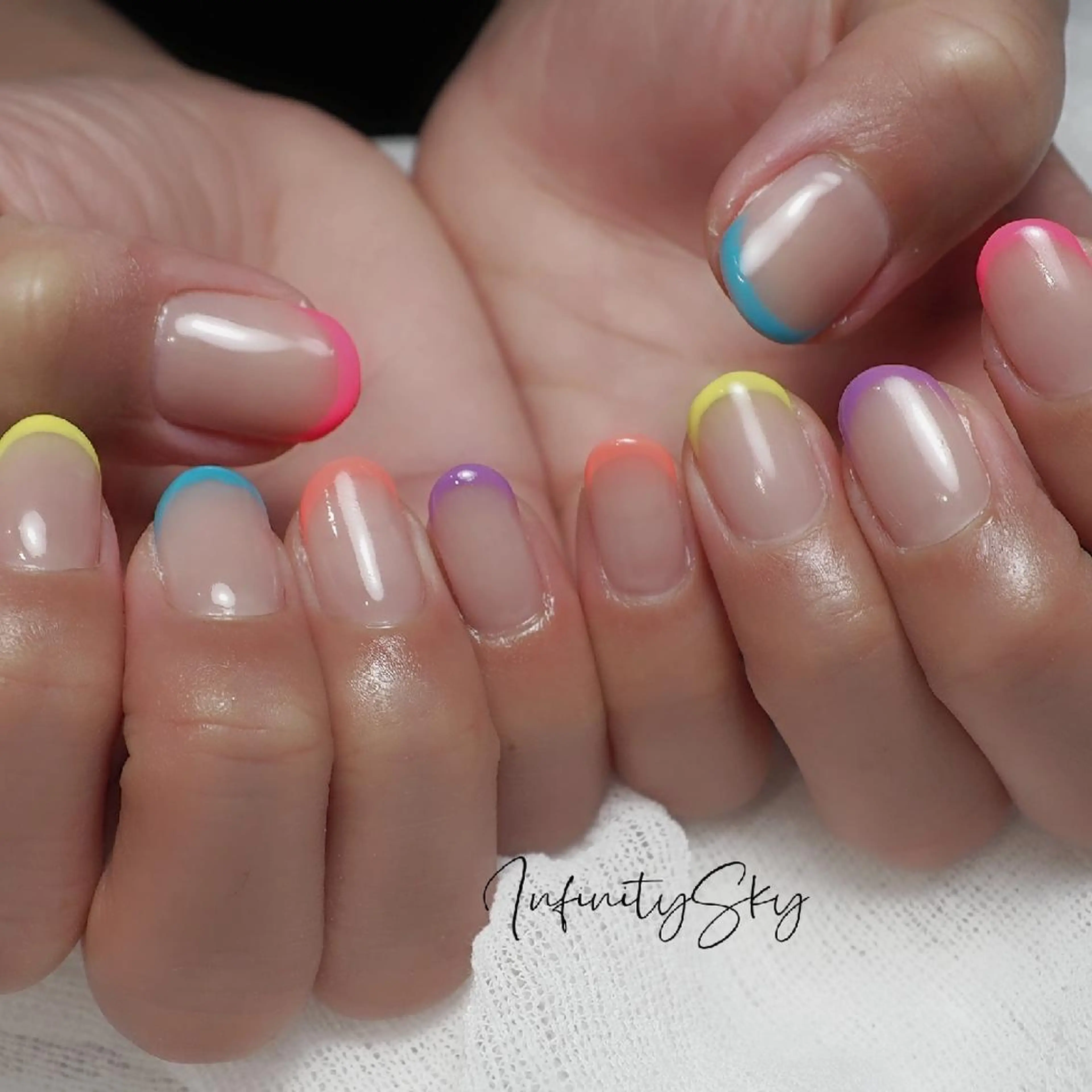 ネイル フレンチネイル ハンドネイル infinity skyのネイルデザイン