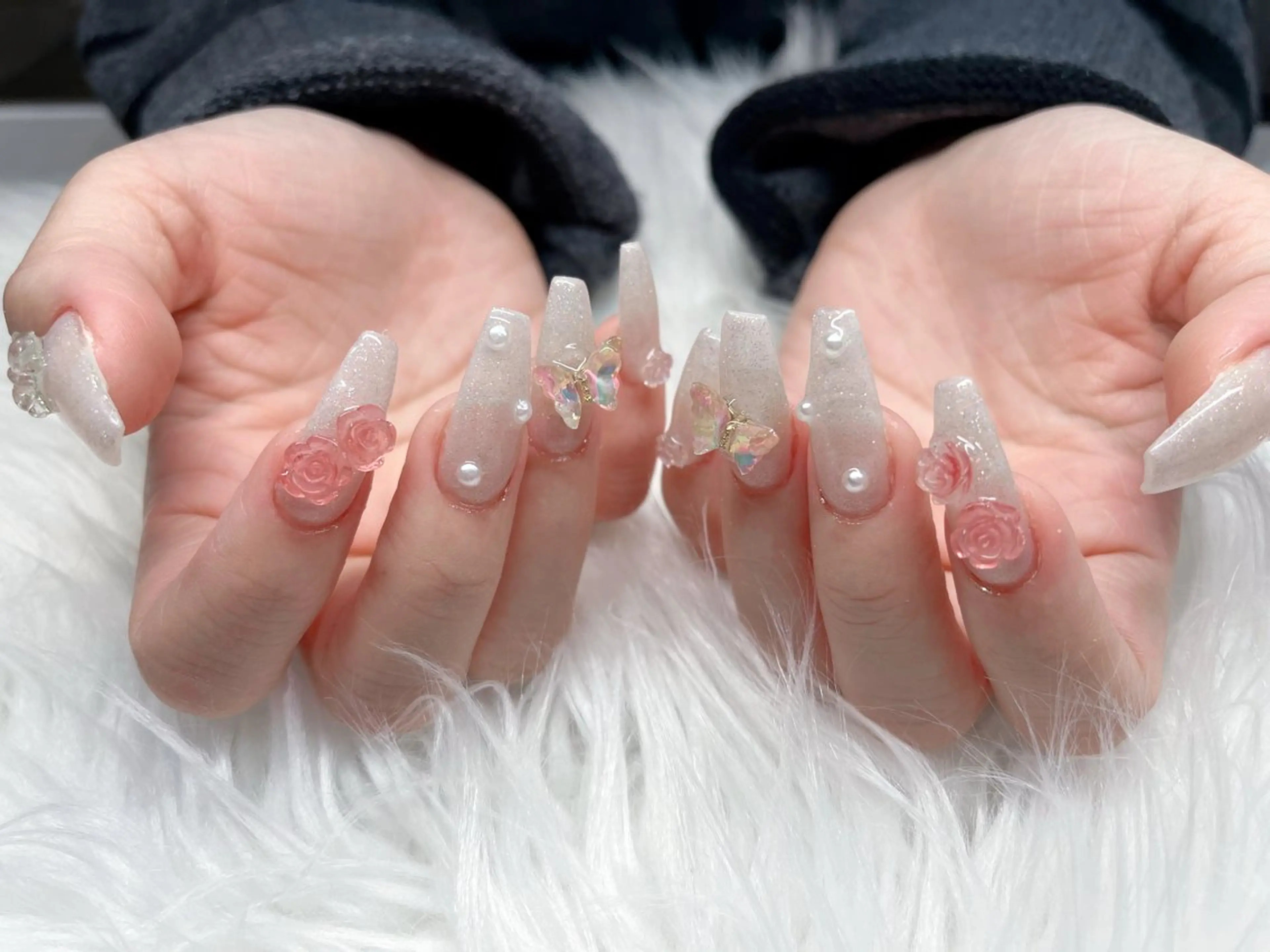 ネイル オーロラネイル チークネイル フレンチネイル ガラスフレンチ ロングネイル ハンドネイル XIMINANAIL SALON堀江店のネイルデザイン