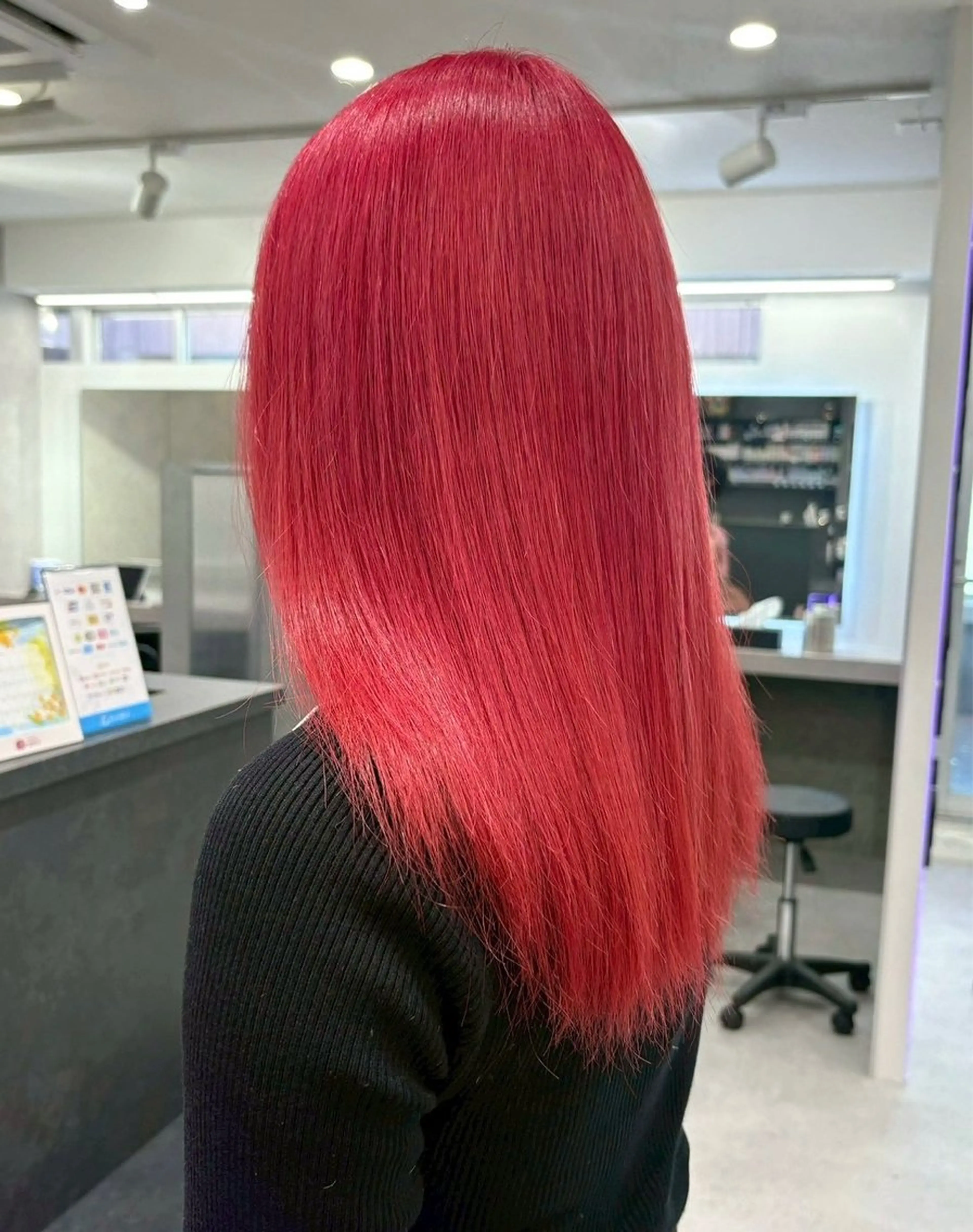 セミロング カラー ブリーチ レッドカラー ヘアカラー いろあそび mahoのヘアスタイル